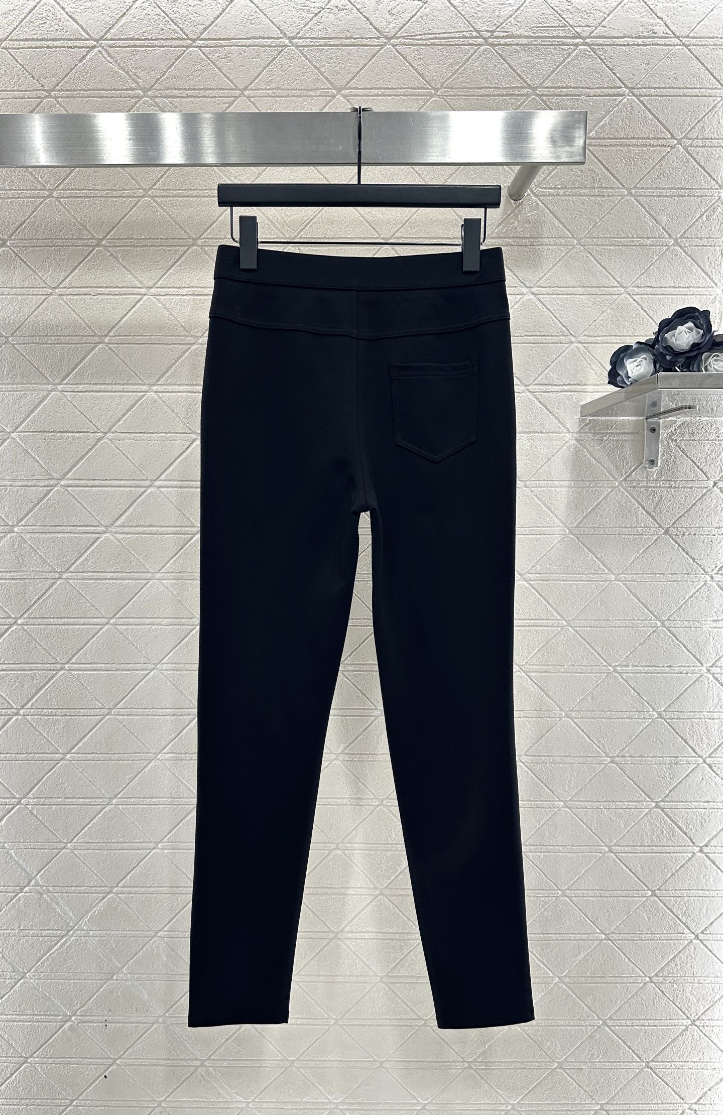 ♥Dio*♥2025新品上架 复古弹力铅笔裤定制YB进口羊毛材质，面料柔软舒适，弹力修身，高腰系扣双插兜