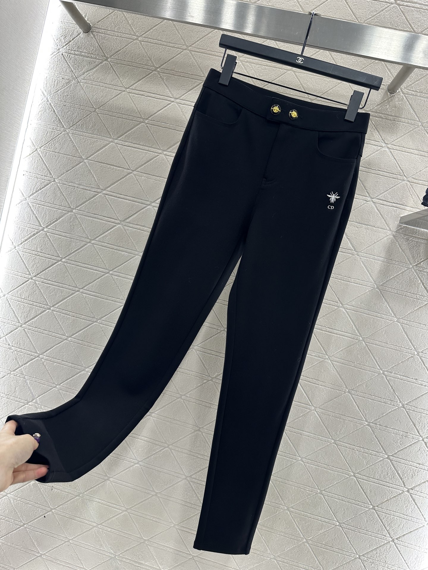 ♥Dio*♥2025新品上架 复古弹力铅笔裤定制YB进口羊毛材质，面料柔软舒适，弹力修身，高腰系扣双插兜