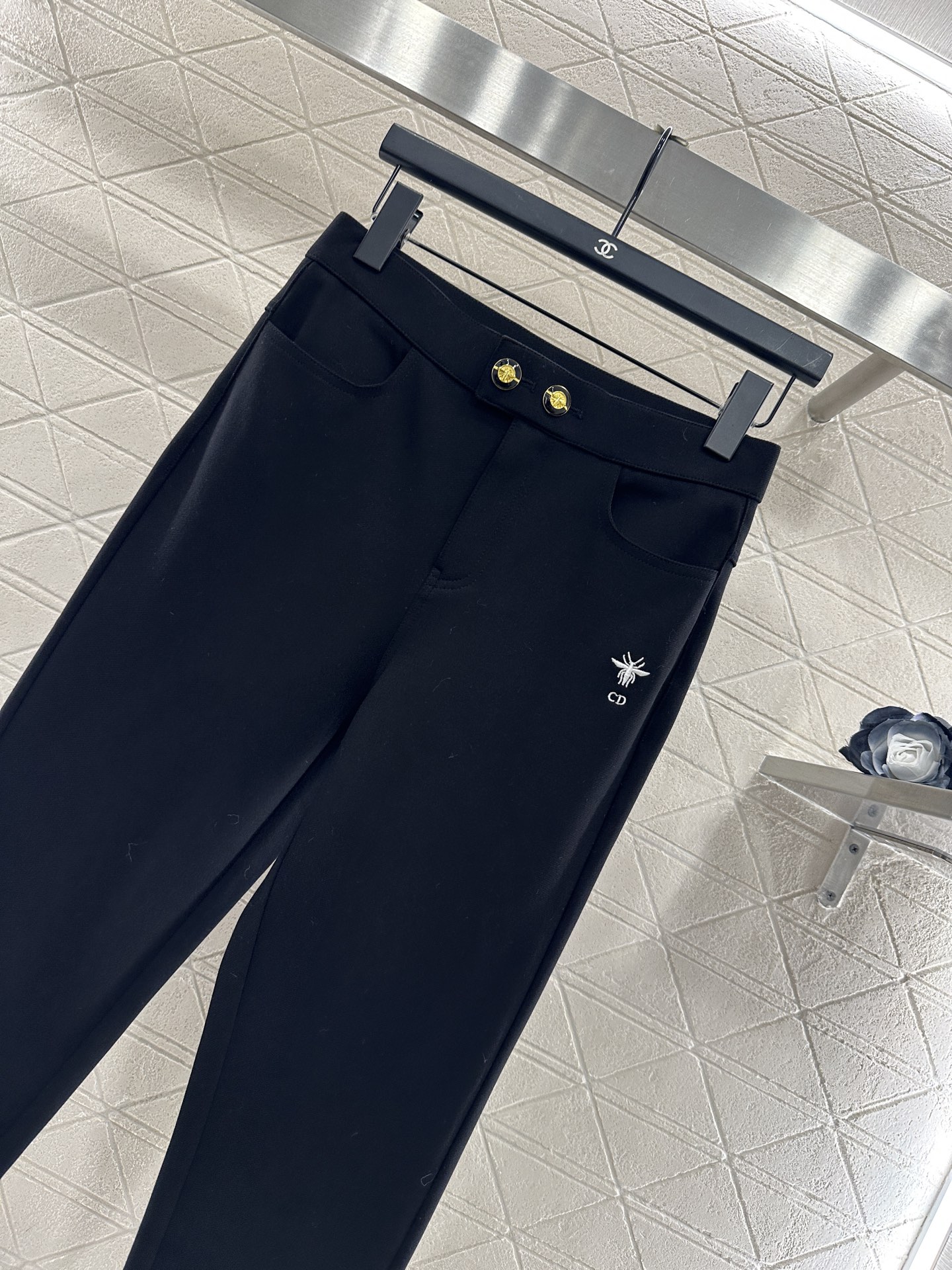 ♥Dio*♥2025新品上架 复古弹力铅笔裤定制YB进口羊毛材质，面料柔软舒适，弹力修身，高腰系扣双插兜