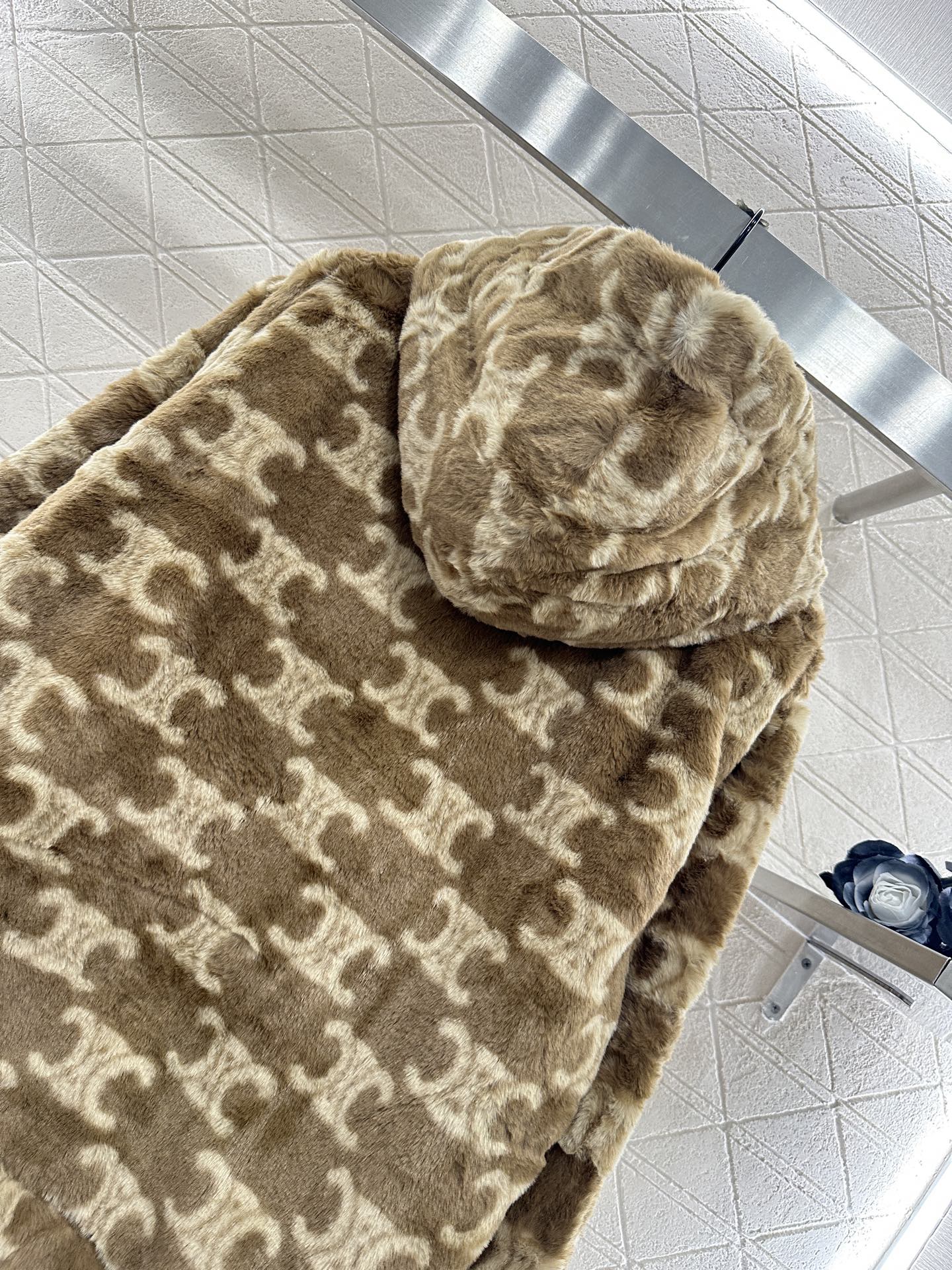 ♥Celin*♥2025新品上架 泰迪连帽提花拉链外套定制YB泰迪羊羔毛材质，成衣质感品相绝佳，连帽抽绳