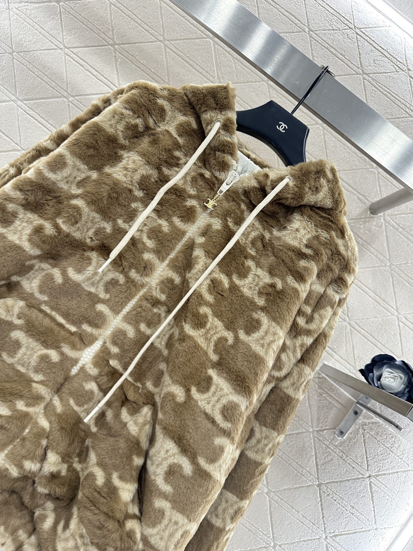 ♥Celin*♥2025新品上架 泰迪连帽提花拉链外套定制YB泰迪羊羔毛材质，成衣质感品相绝佳，连帽抽绳