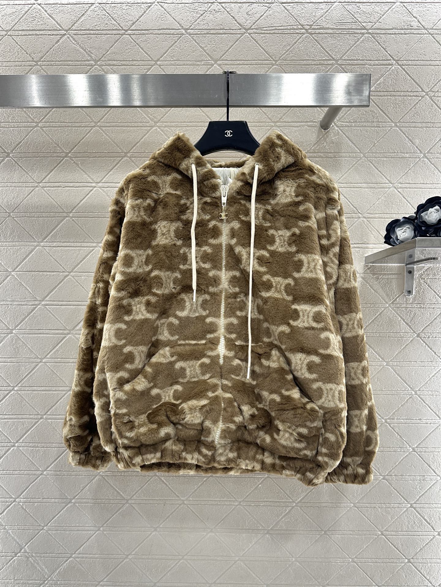 ♥Celin*♥2025新品上架 泰迪连帽提花拉链外套定制YB泰迪羊羔毛材质，成衣质感品相绝佳，连帽抽绳