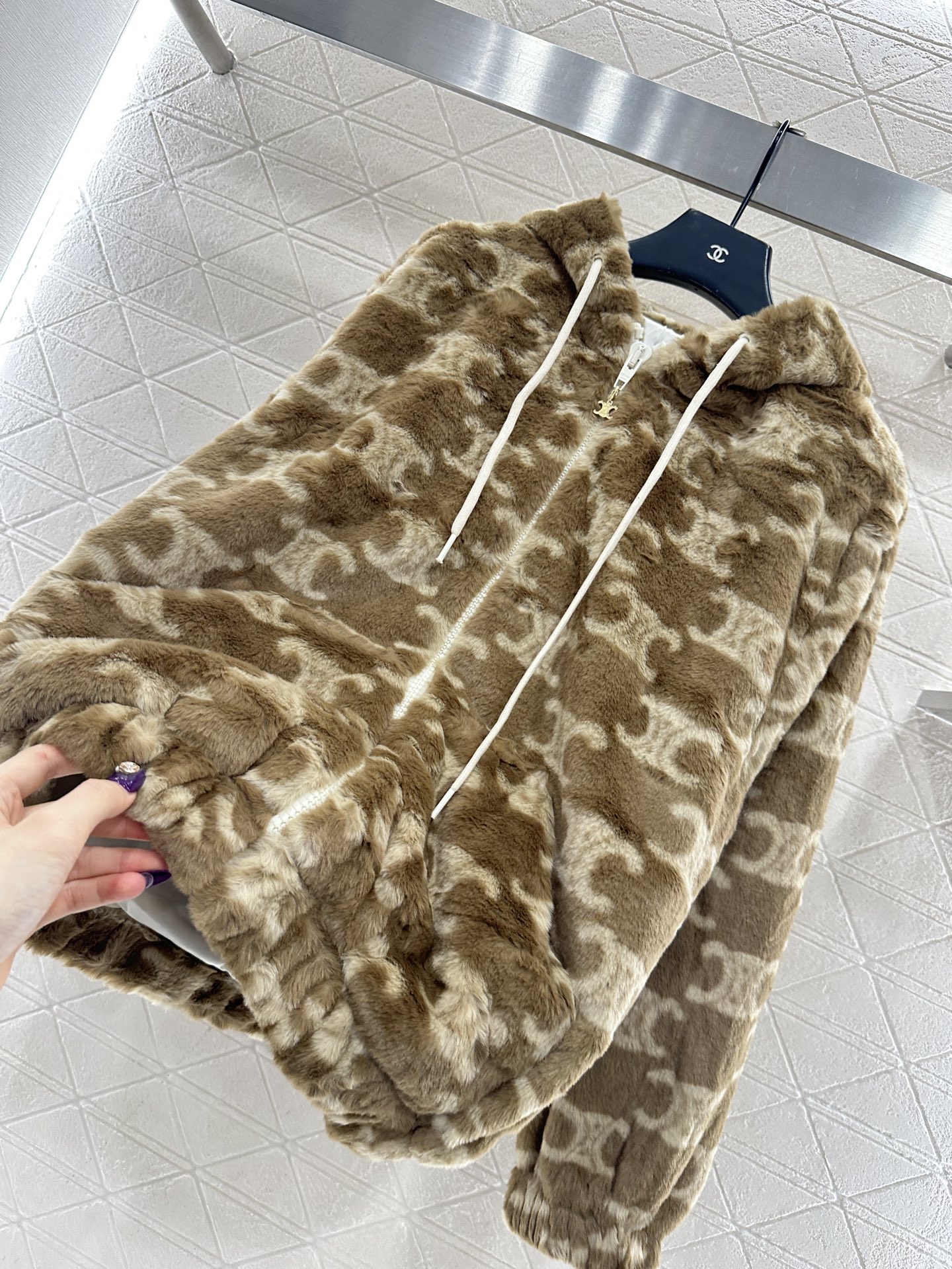 ♥Celin*♥2025新品上架 泰迪连帽提花拉链外套定制YB泰迪羊羔毛材质，成衣质感品相绝佳，连帽抽绳