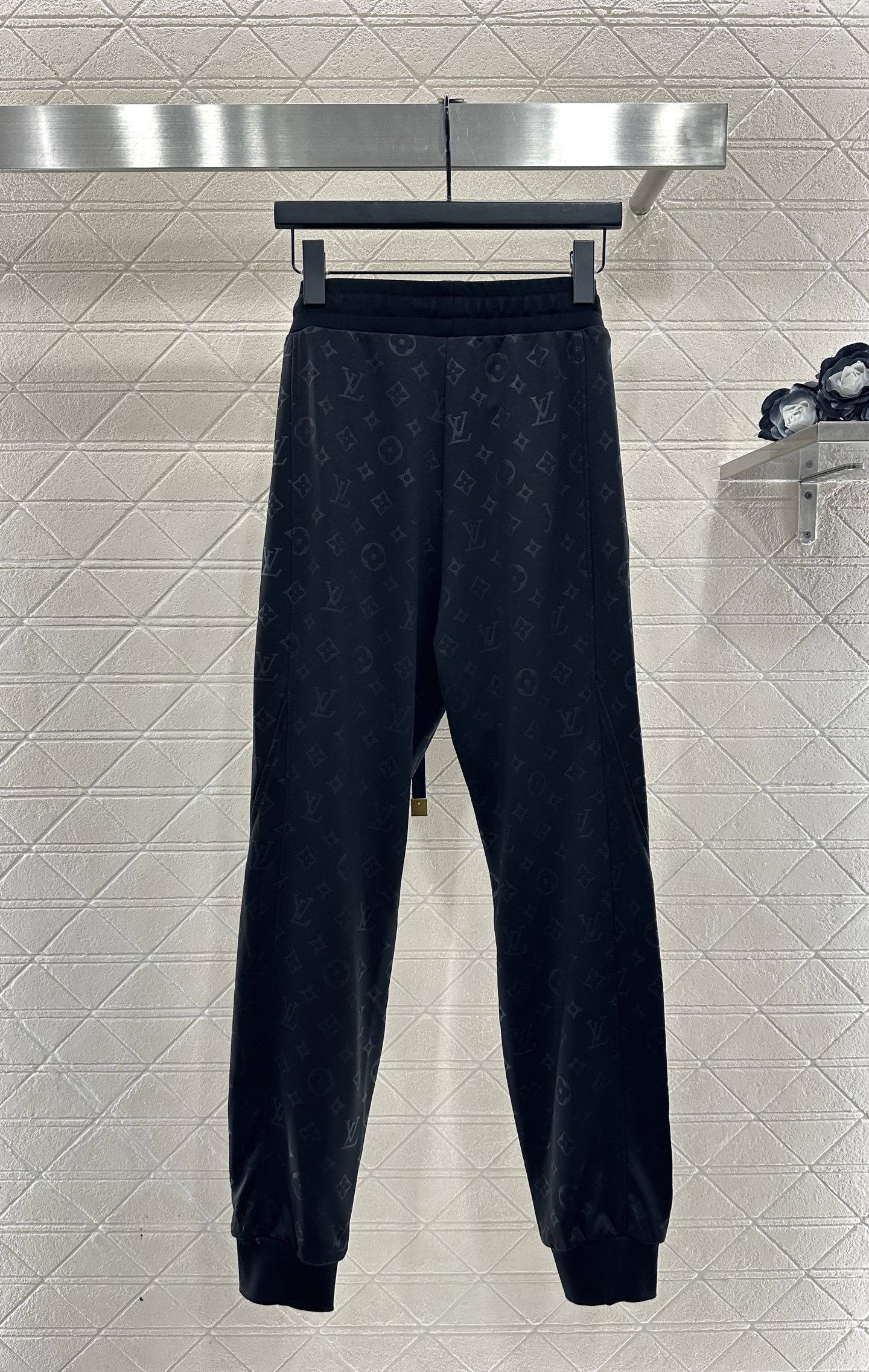 ♥Louis vuitto*♥2025新品上架 暗纹抽绳外套长裤套装定制YB压花空气棉材质，秋冬保暖厚度