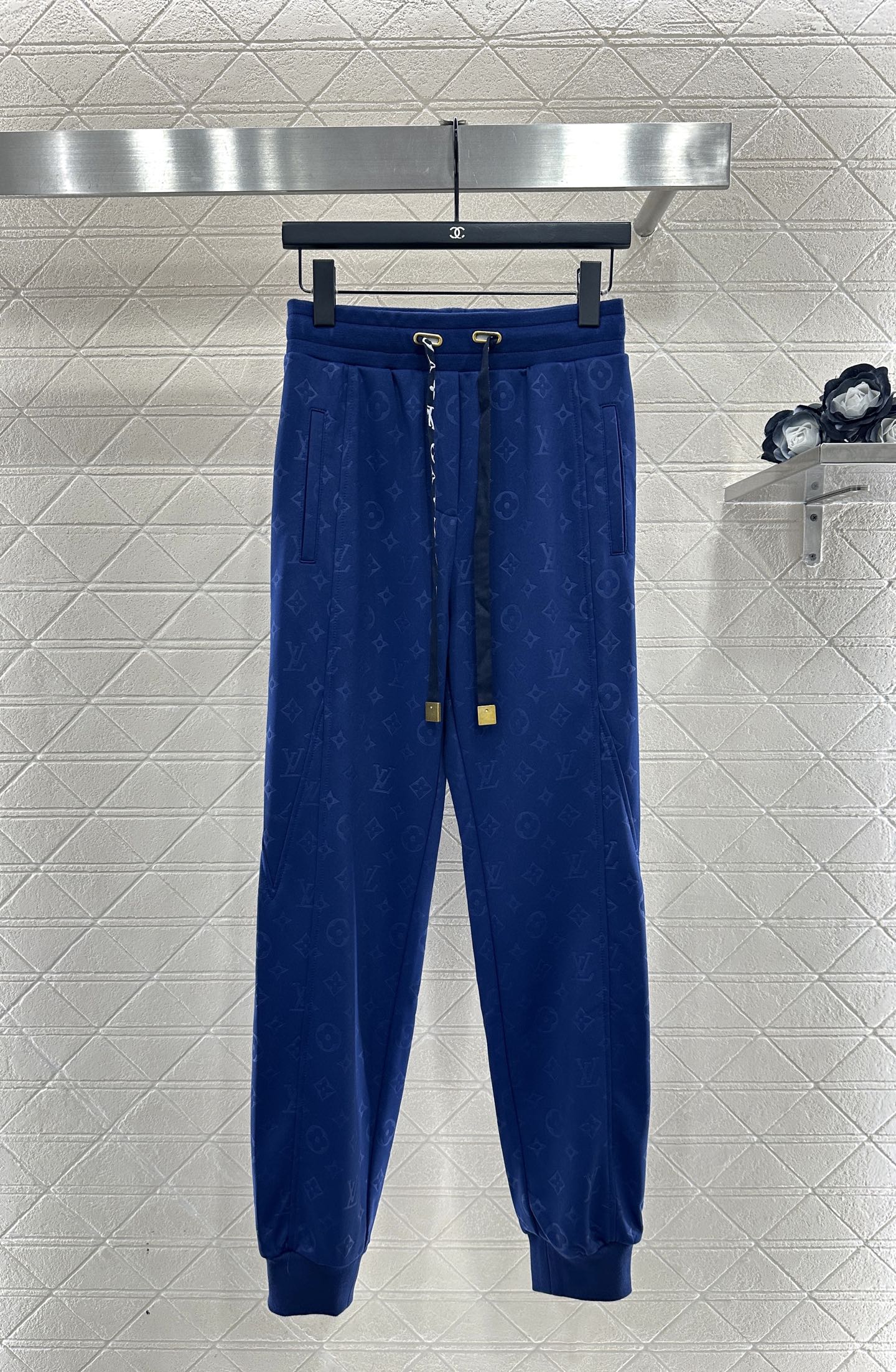 ♥Louis vuitto*♥2025新品上架 暗纹抽绳外套长裤套装定制YB压花空气棉材质，秋冬保暖厚度