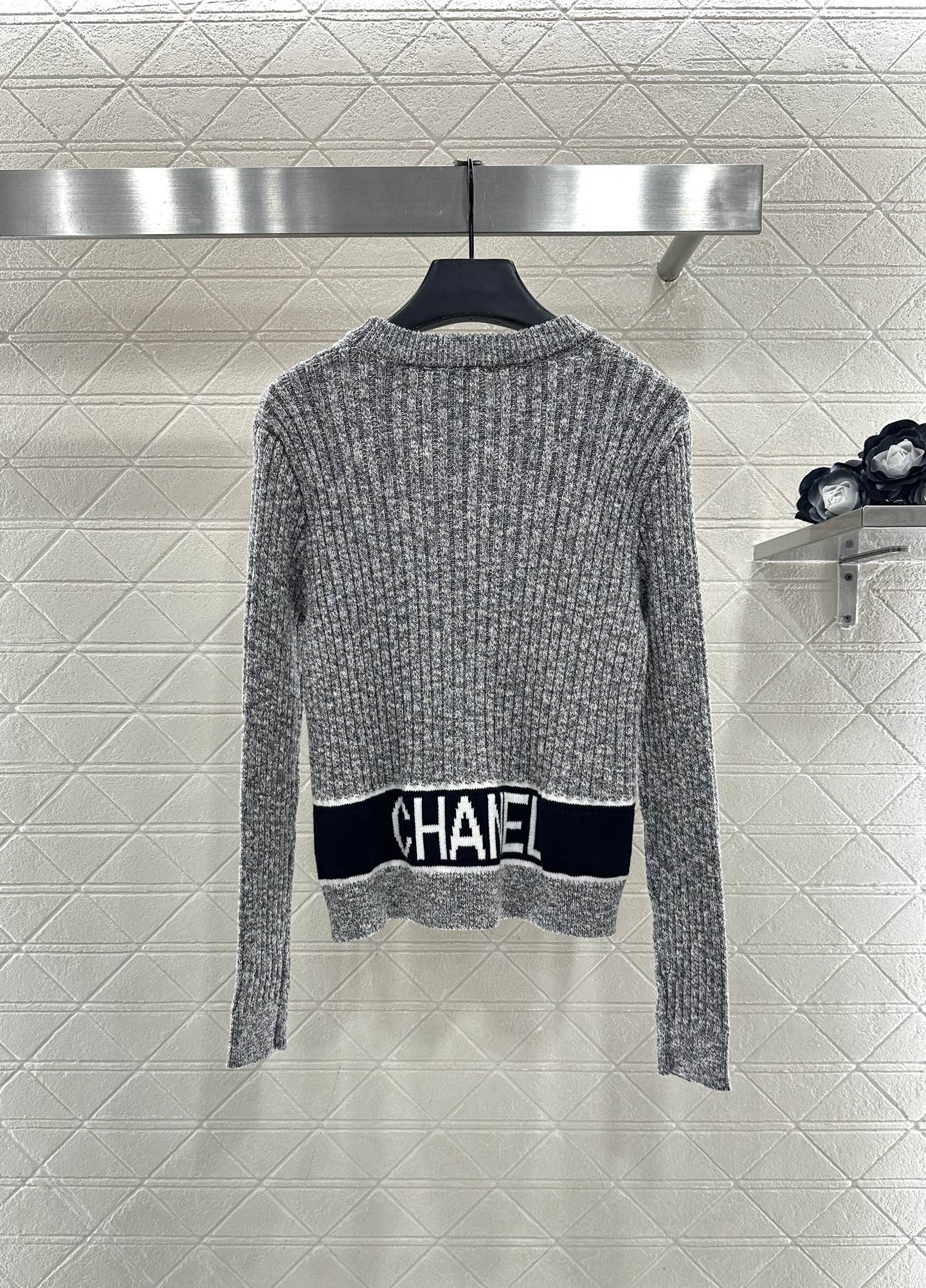 ♥Chane*♥2025新品上架 竖坑条针织套头毛衣定制YB羊毛纱线织造，质感细腻，穿搭舒适，圆领修身套