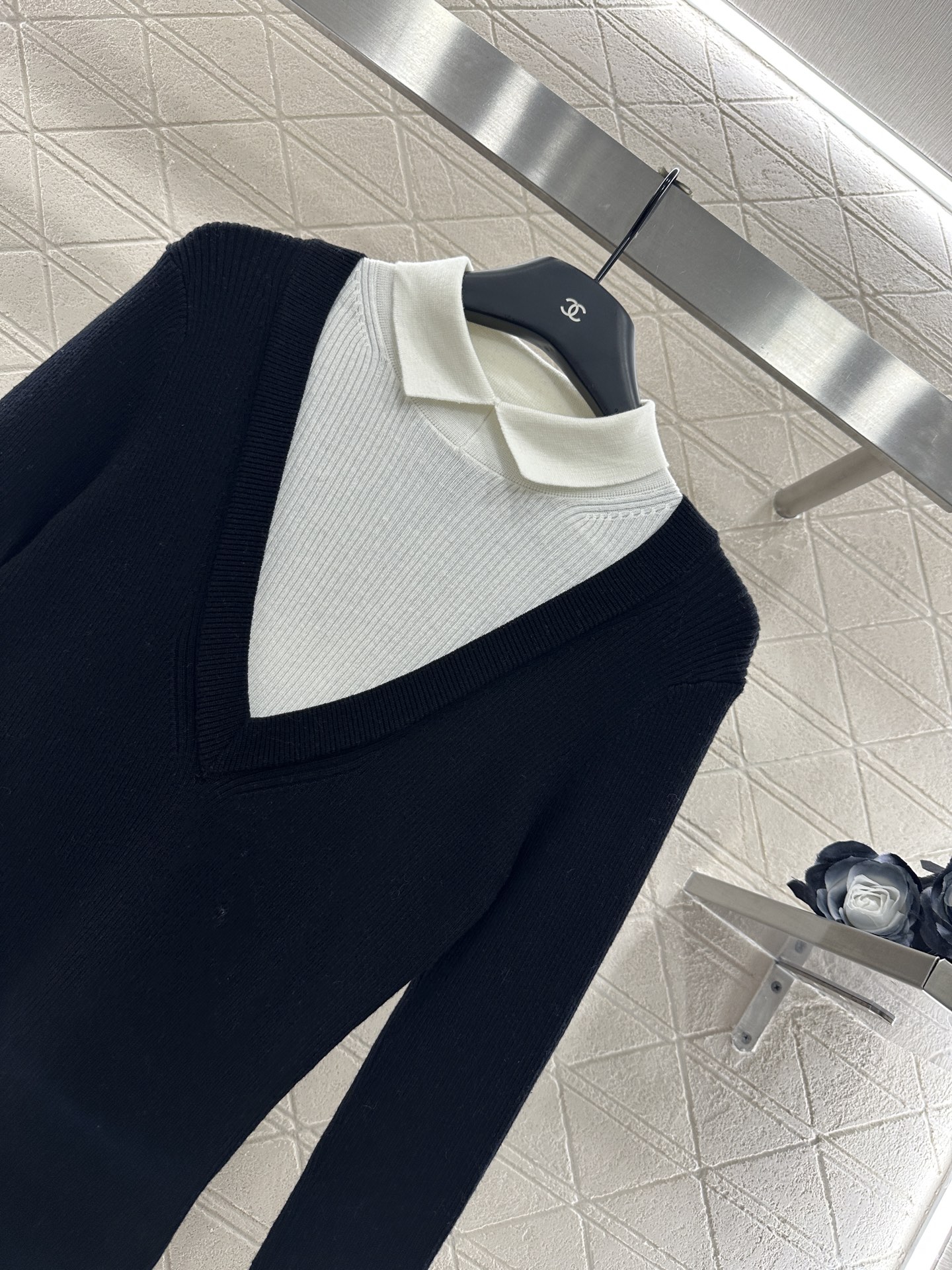 ♥Chane*♥2025新品上架 撞色假两件针织上衣定制YB羊毛纱线织造，亲肤舒适，柔软有质感，翻领针织