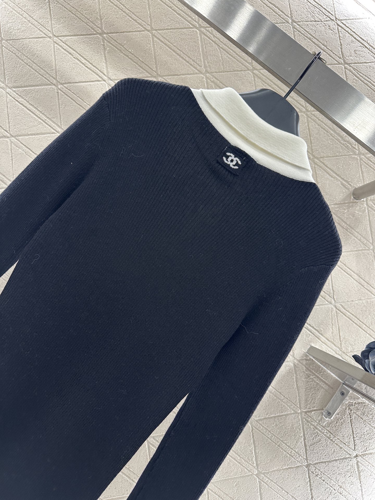 ♥Chane*♥2025新品上架 撞色假两件针织上衣定制YB羊毛纱线织造，亲肤舒适，柔软有质感，翻领针织