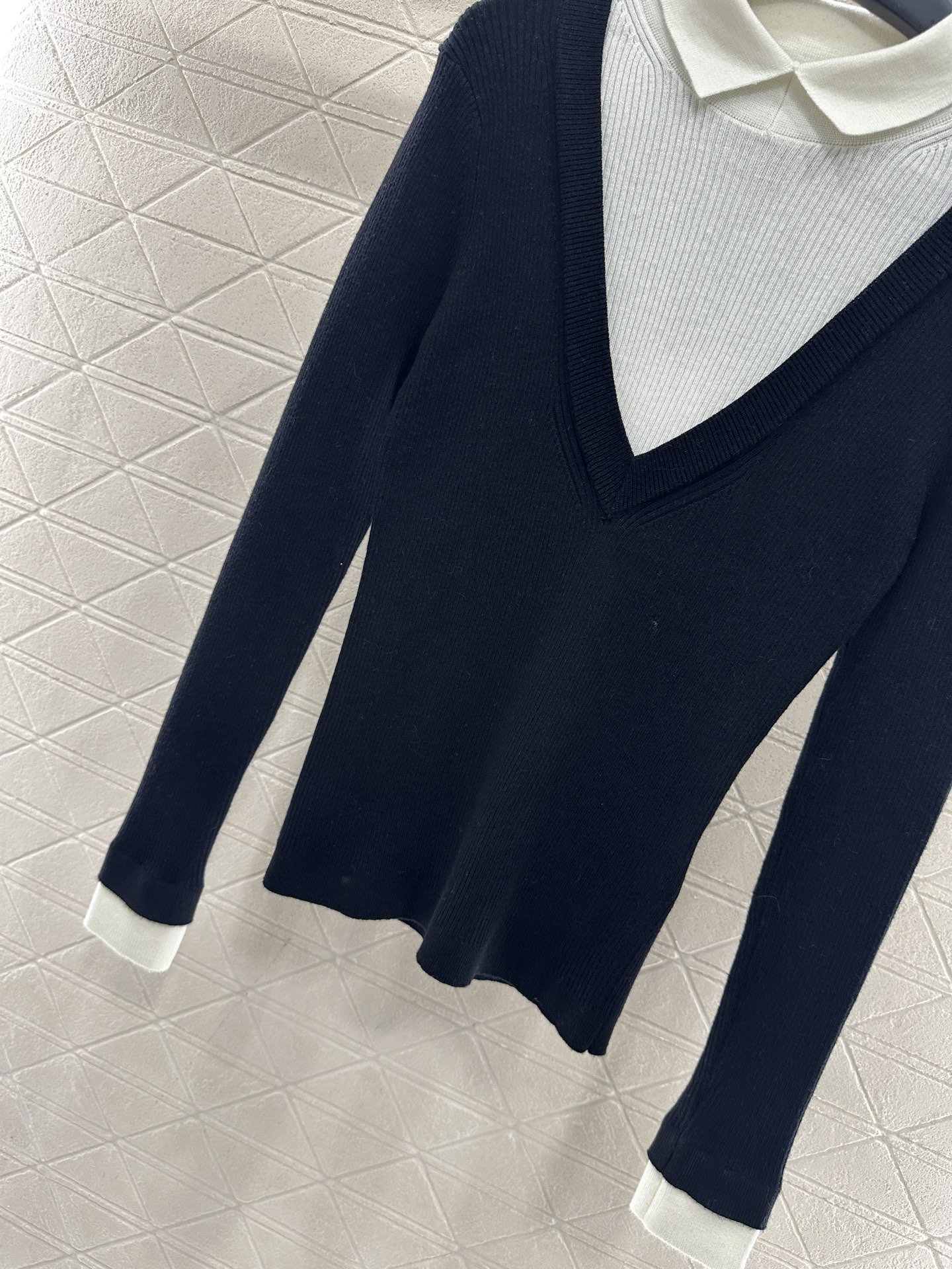 ♥Chane*♥2025新品上架 撞色假两件针织上衣定制YB羊毛纱线织造，亲肤舒适，柔软有质感，翻领针织