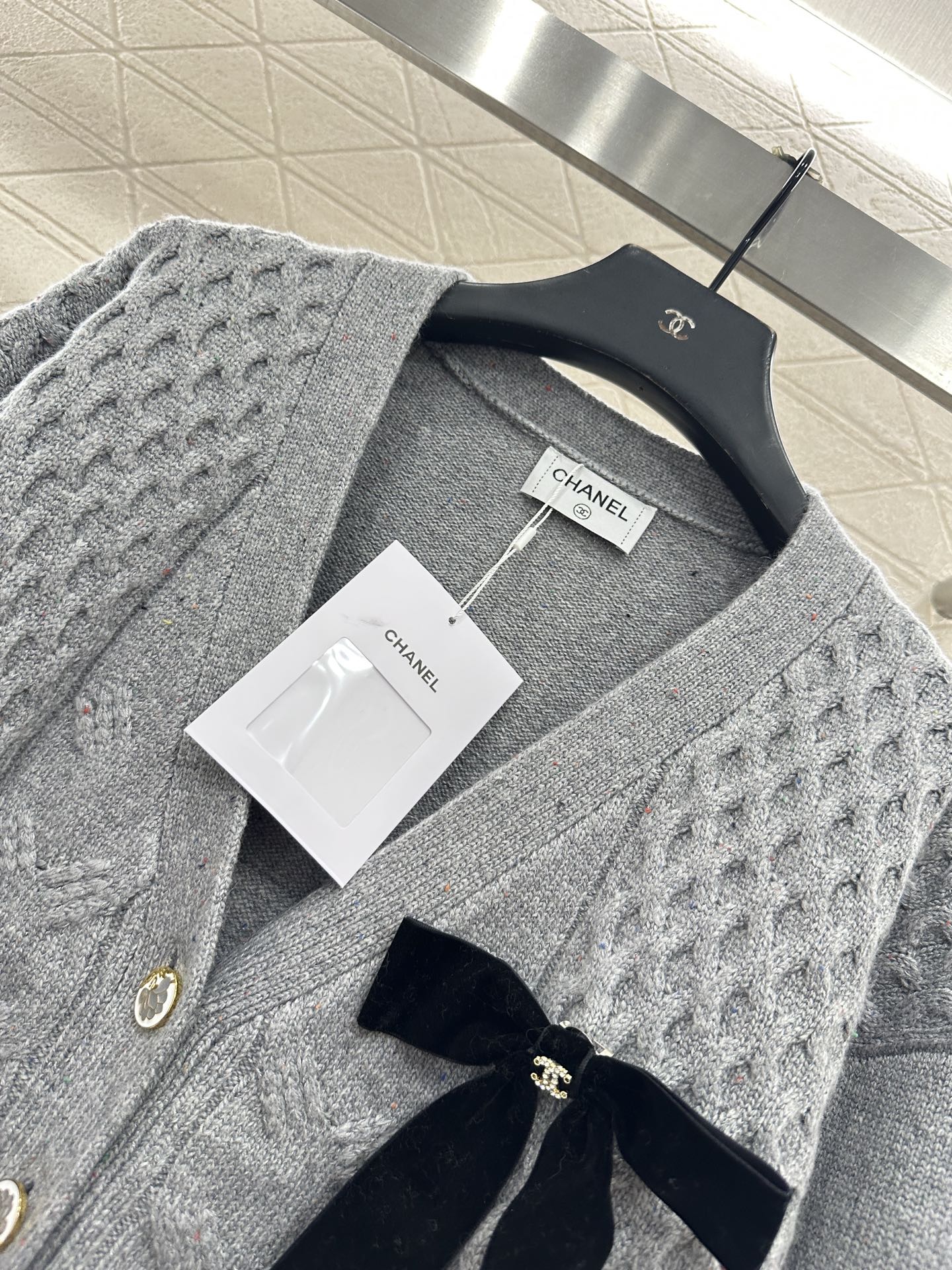 ♥Chane*♥2025新品上架 蝴蝶结针织开衫定制YB羊毛针织材质，质感高级，舒适柔软，V领开衫剪裁，