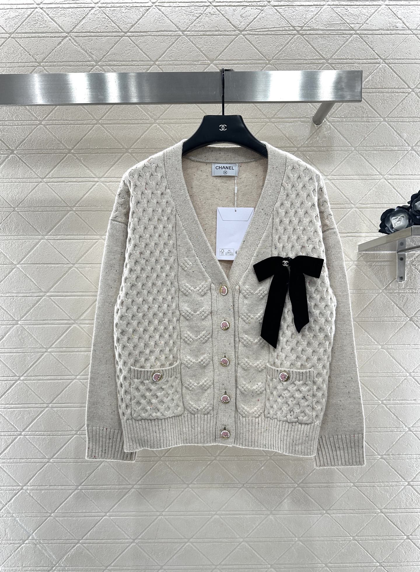 ♥Chane*♥2025新品上架 蝴蝶结针织开衫定制YB羊毛针织材质，质感高级，舒适柔软，V领开衫剪裁，