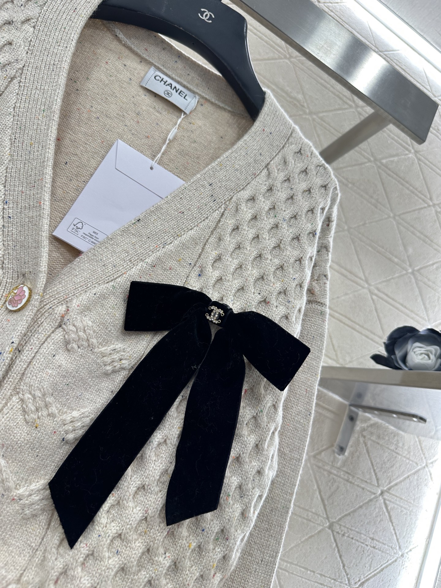 ♥Chane*♥2025新品上架 蝴蝶结针织开衫定制YB羊毛针织材质，质感高级，舒适柔软，V领开衫剪裁，