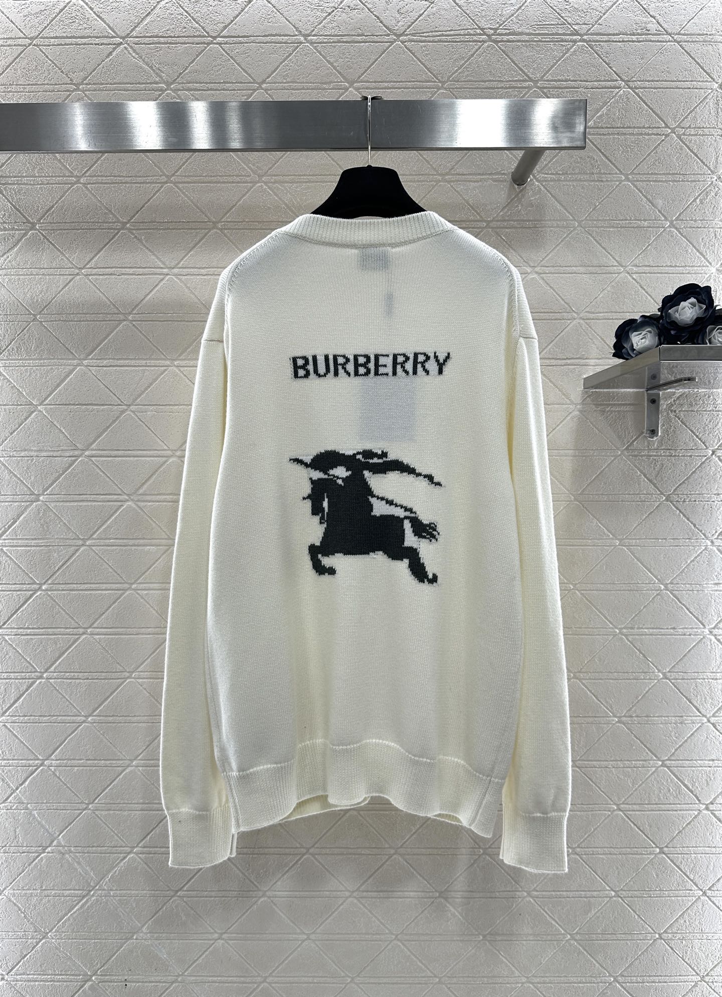 ♥BBR*♥2025新品上架 钩花刺绣口袋针织开衫定制YB羊毛纱线织造，质感高级，舒适柔软，V领针织开衫