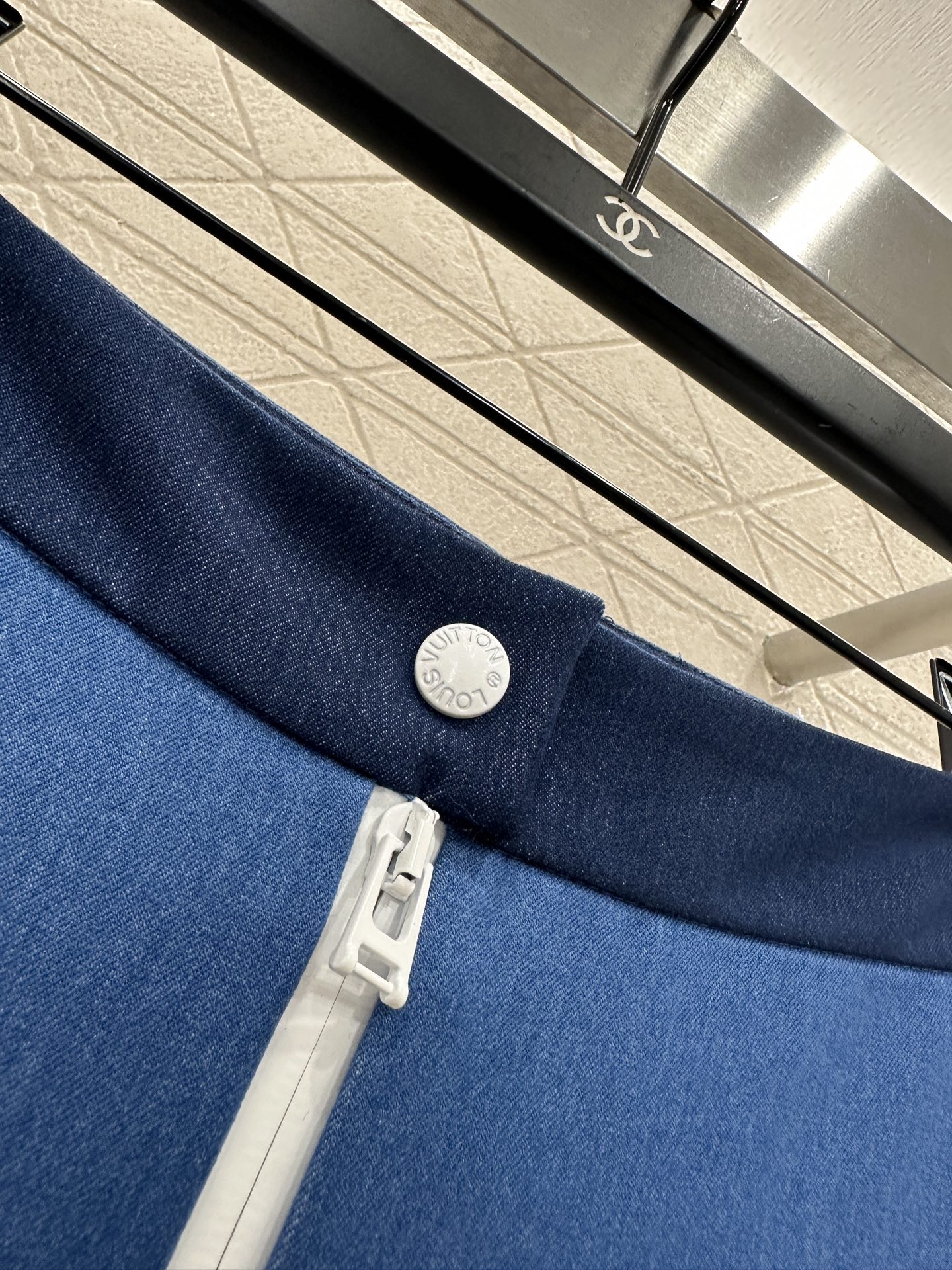 ♥Louis vuitto*♥2025新品上架 提花织带修身弹力微喇长裤定制YB斜纹全棉材质，舒适弹力，