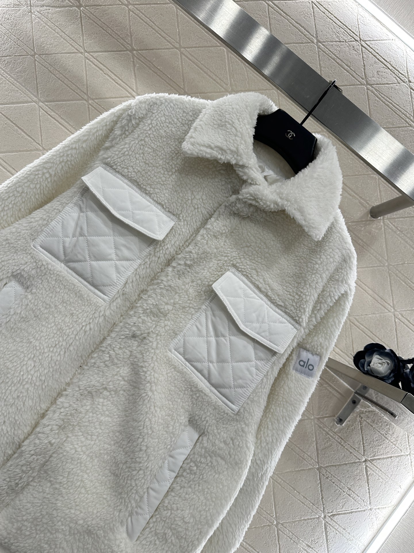 ♥Alo*♥2025新品上架 泰迪翻领按扣棉服外套定制YB泰迪羊羔毛材质，成衣质感品相绝佳，翻领立领两穿