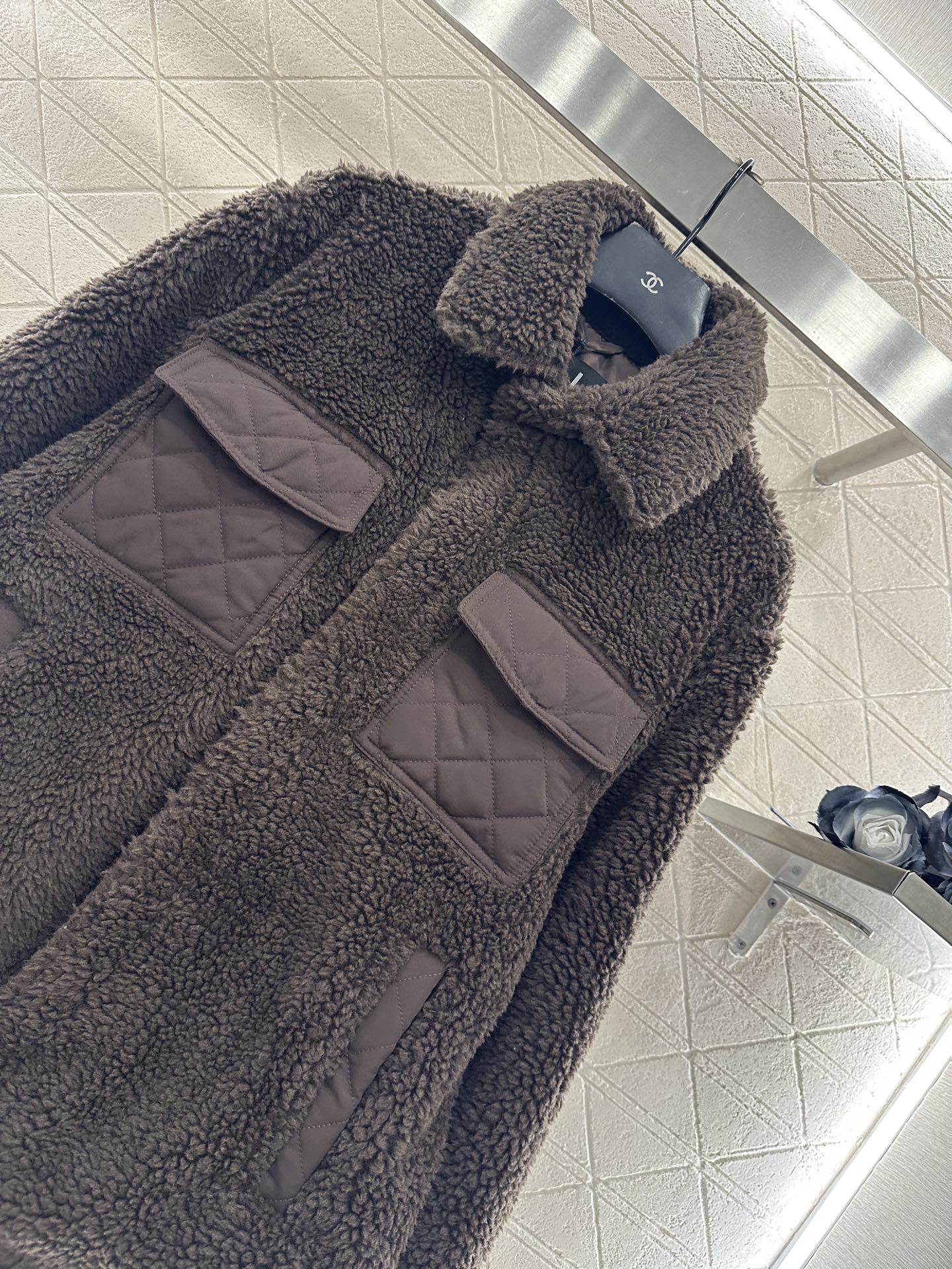 ♥Alo*♥2025新品上架 泰迪翻领按扣棉服外套定制YB泰迪羊羔毛材质，成衣质感品相绝佳，翻领立领两穿