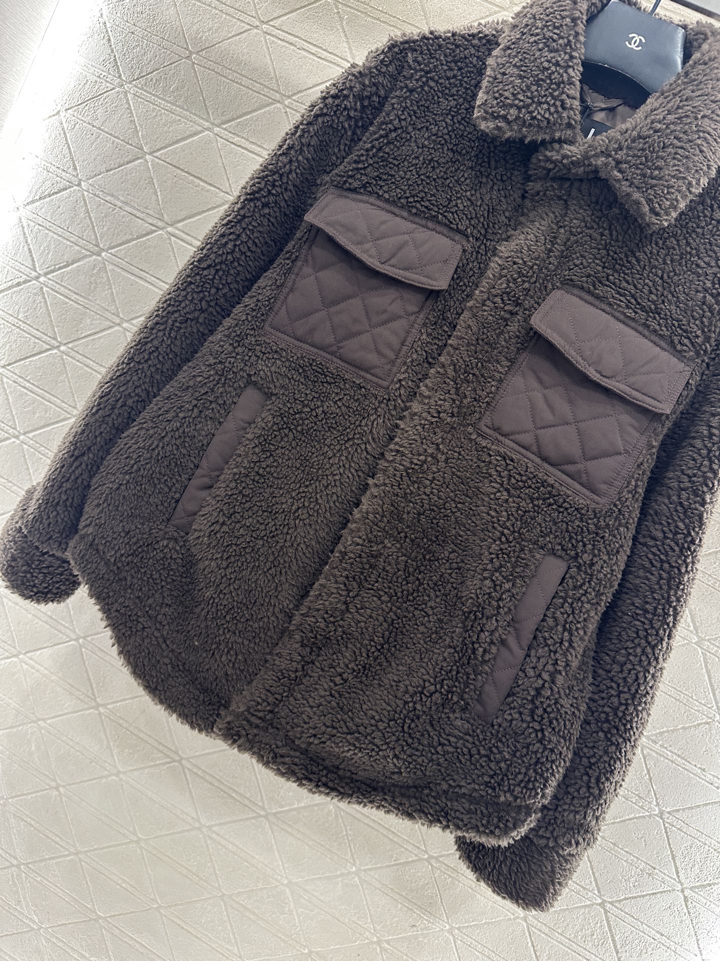 ♥Alo*♥2025新品上架 泰迪翻领按扣棉服外套定制YB泰迪羊羔毛材质，成衣质感品相绝佳，翻领立领两穿