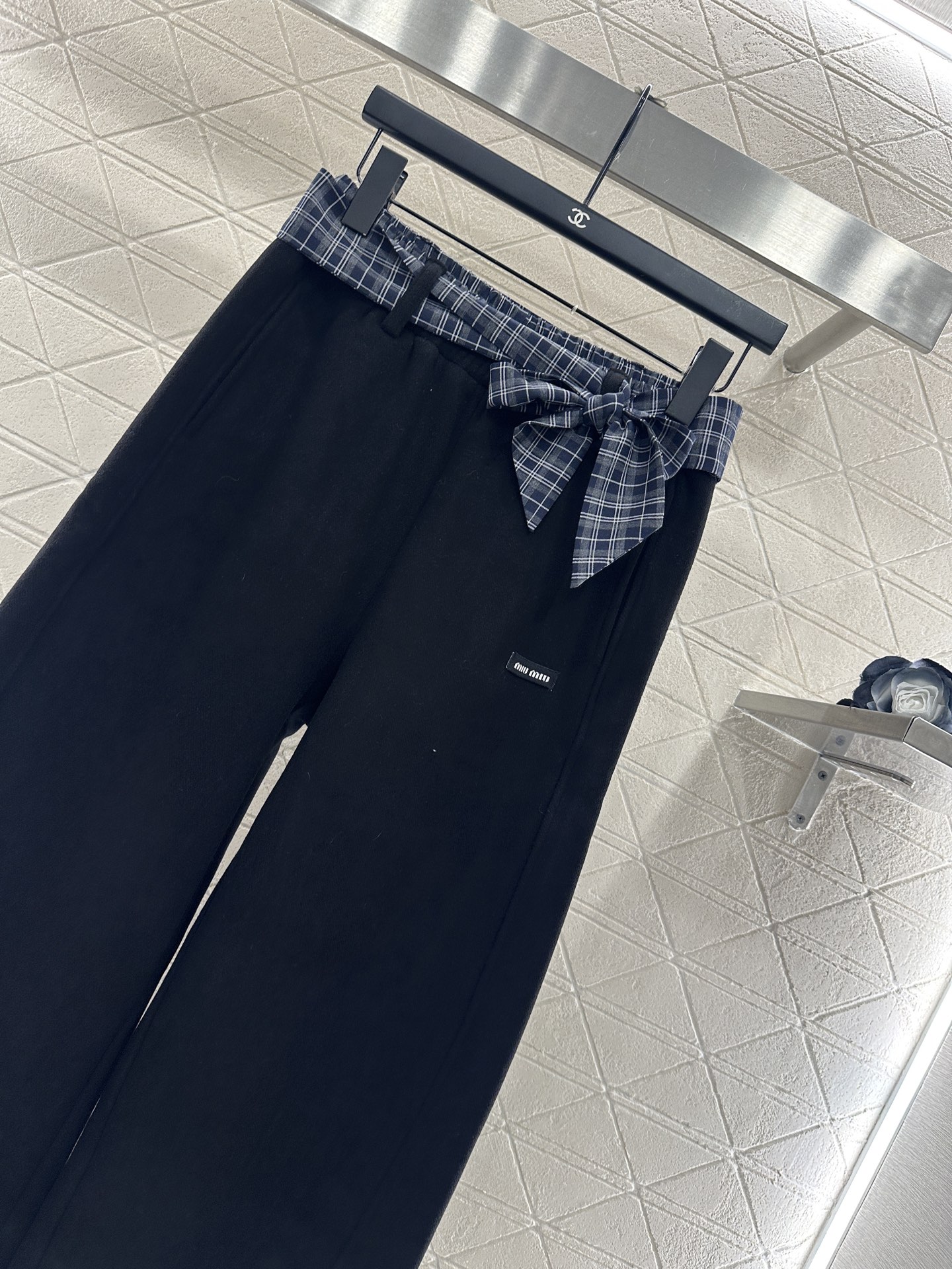 ♥Miumi*♥2025新品上架 磨绒格纹腰带阔腿长裤定制YB进口磨绒材质，面料柔软舒适，内里磨毛短绒，