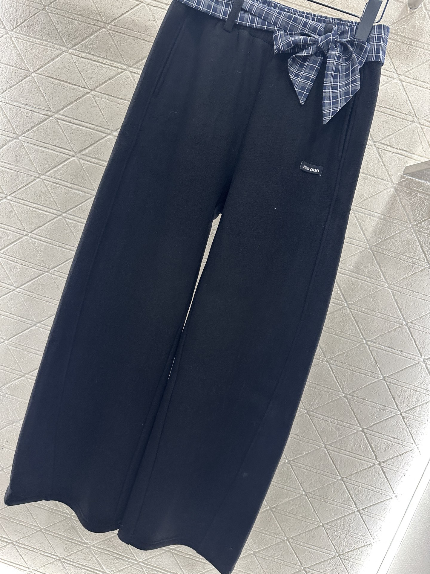 ♥Miumi*♥2025新品上架 磨绒格纹腰带阔腿长裤定制YB进口磨绒材质，面料柔软舒适，内里磨毛短绒，