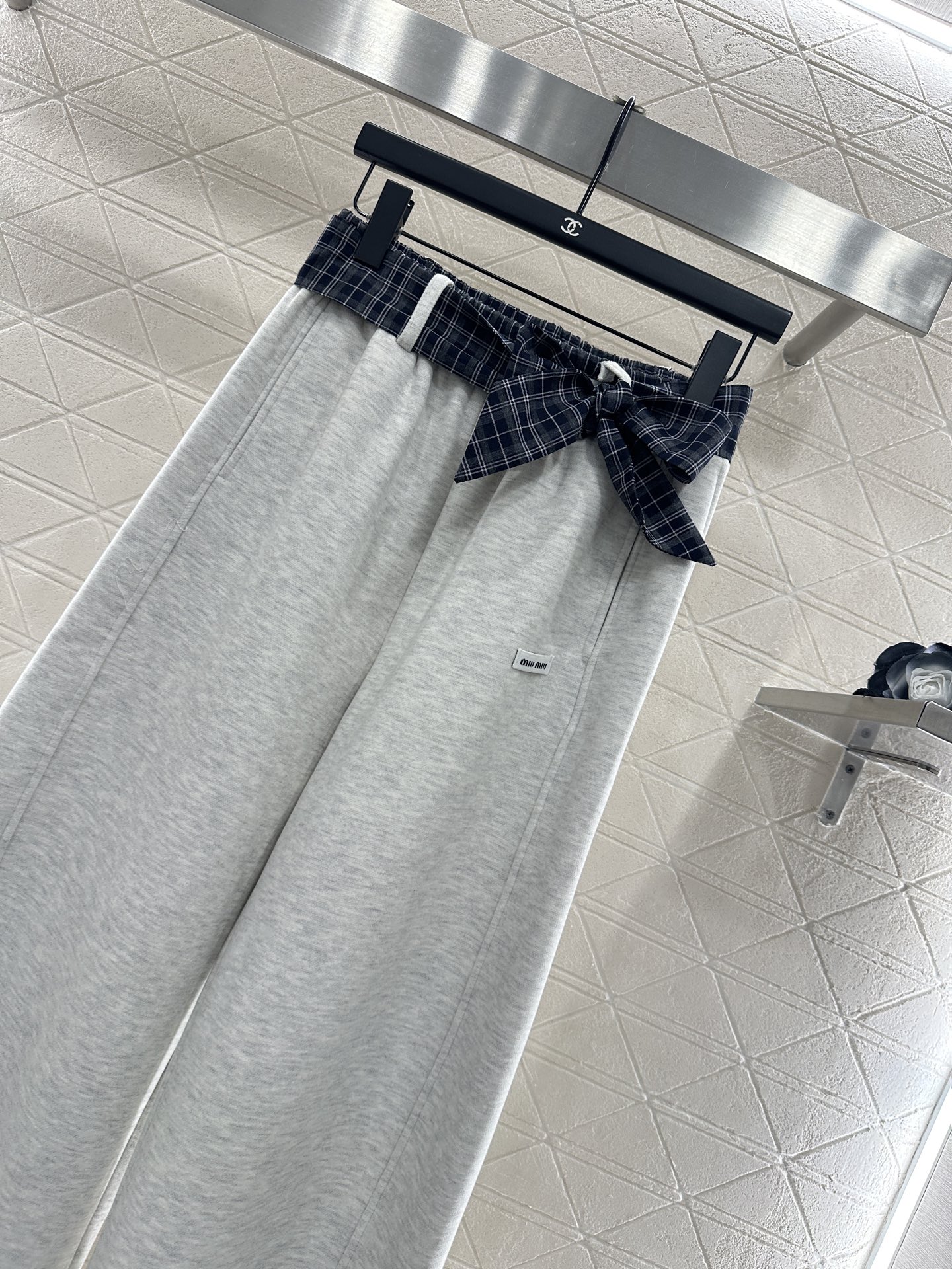 ♥Miumi*♥2025新品上架 磨绒格纹腰带阔腿长裤定制YB进口磨绒材质，面料柔软舒适，内里磨毛短绒，