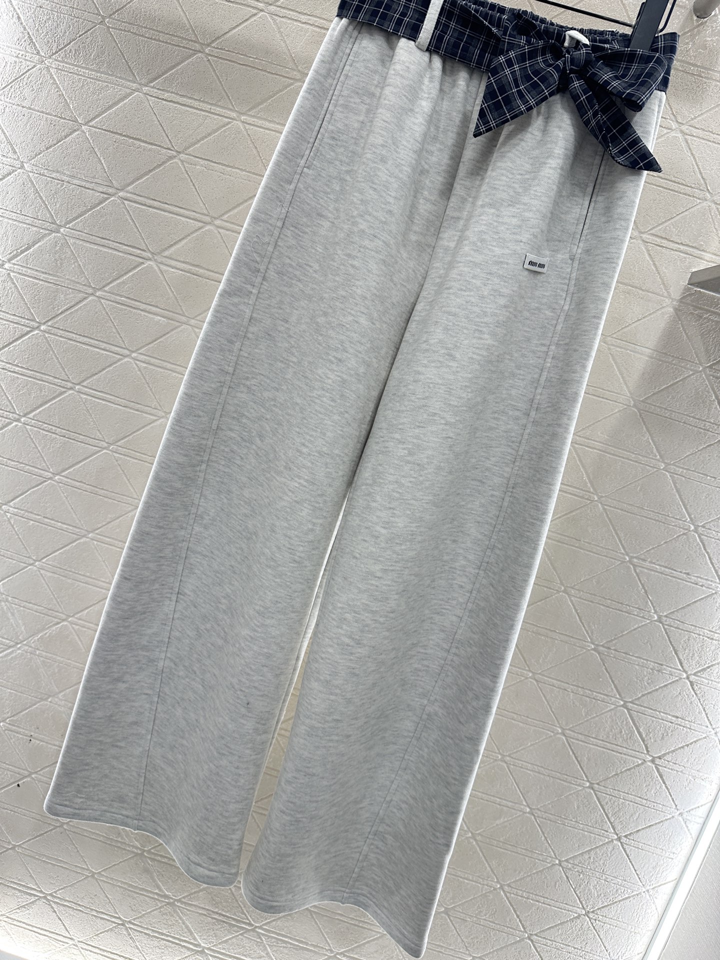 ♥Miumi*♥2025新品上架 磨绒格纹腰带阔腿长裤定制YB进口磨绒材质，面料柔软舒适，内里磨毛短绒，