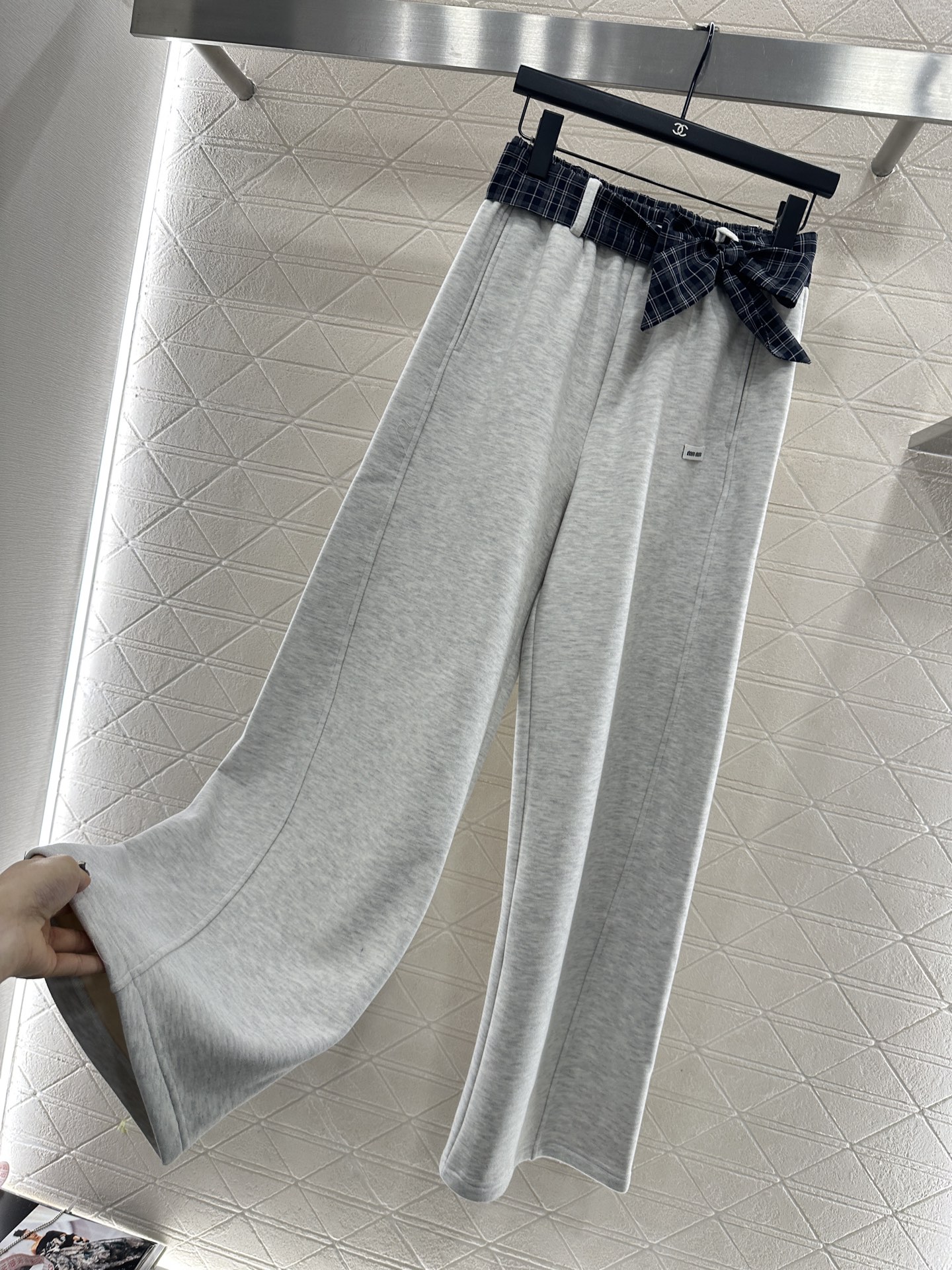 ♥Miumi*♥2025新品上架 磨绒格纹腰带阔腿长裤定制YB进口磨绒材质，面料柔软舒适，内里磨毛短绒，