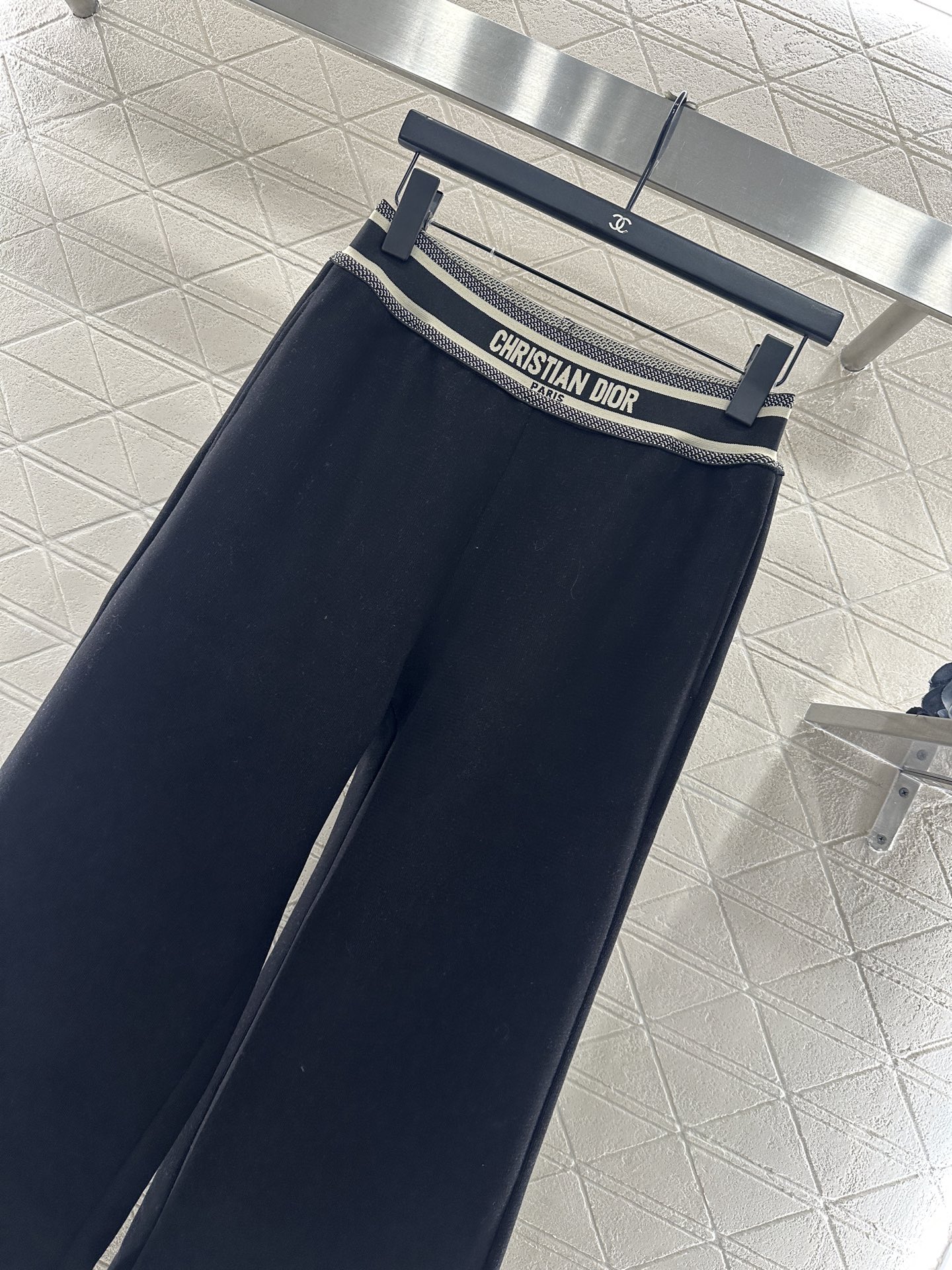 ♥Dio*♥2025新品上架 磨绒休闲织带长裤定制YB进口磨绒材质，面料柔挺舒适，垂顺有型，高腰阔腿长裤