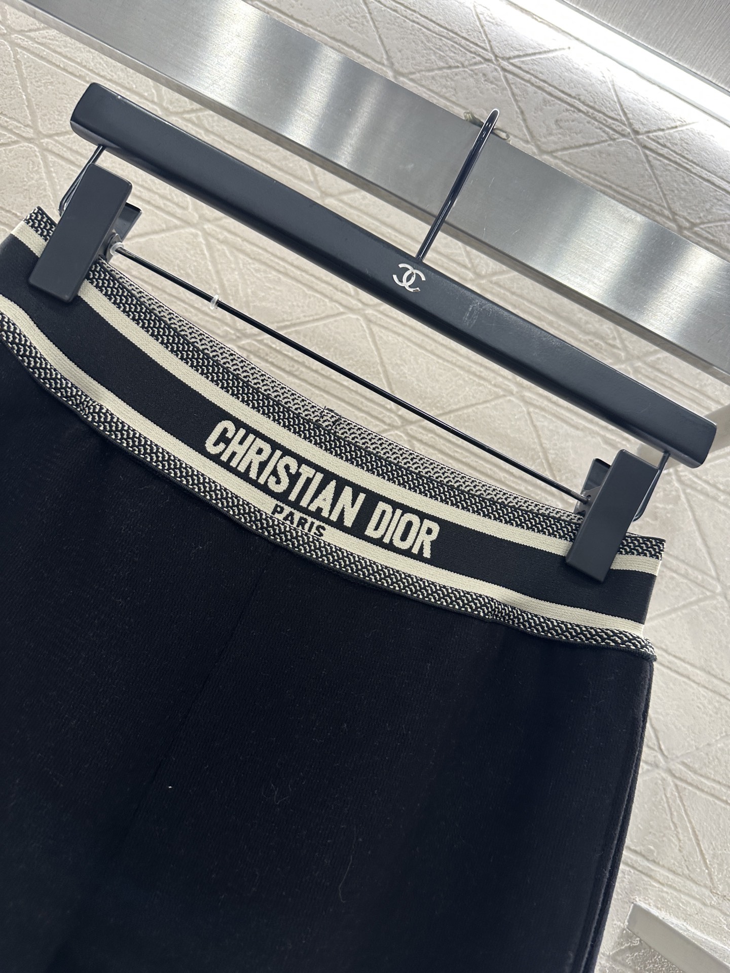 ♥Dio*♥2025新品上架 磨绒休闲织带长裤定制YB进口磨绒材质，面料柔挺舒适，垂顺有型，高腰阔腿长裤