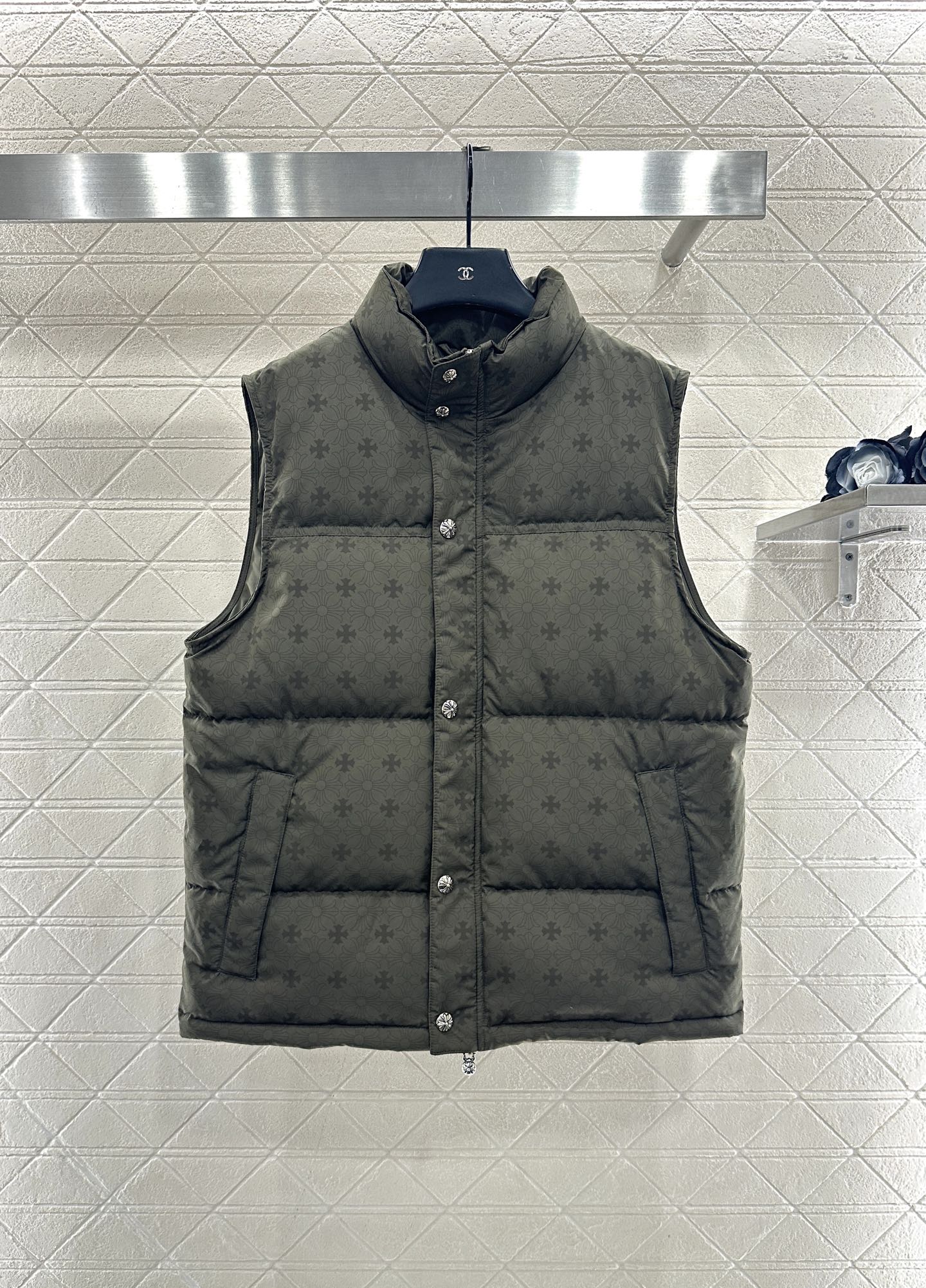 ♥Chrome heart*♥2025新品上架 十字架印花羽绒马甲定制YB防风防水尼龙材质，白鹅绒填充内