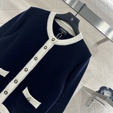 ♥Chane*♥2025新品上架 撞色包边圆领针织开衫定制YB羊绒纱线织造,密度细针织造,软糯质地 ♥Chane*♥2025新品上架 撞色包边圆领针织开衫定制YB羊绒纱线织造,密度细针织造,软糯质地