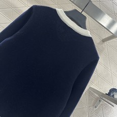 ♥Chane*♥2025新品上架 撞色包边圆领针织开衫定制YB羊绒纱线织造,密度细针织造,软糯质地 ♥Chane*♥2025新品上架 撞色包边圆领针织开衫定制YB羊绒纱线织造,密度细针织造,软糯质地
