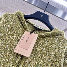 ♥Miumi*♥2025新品上架 连帽雪花彩点针织开衫定制YB羊毛纱线织造,细腻柔软,弹力十足 ,精 ♥Miumi*♥2025新品上架 连帽雪花彩点针织开衫定制YB羊毛纱线织造,细腻柔软,弹力十足 ,精