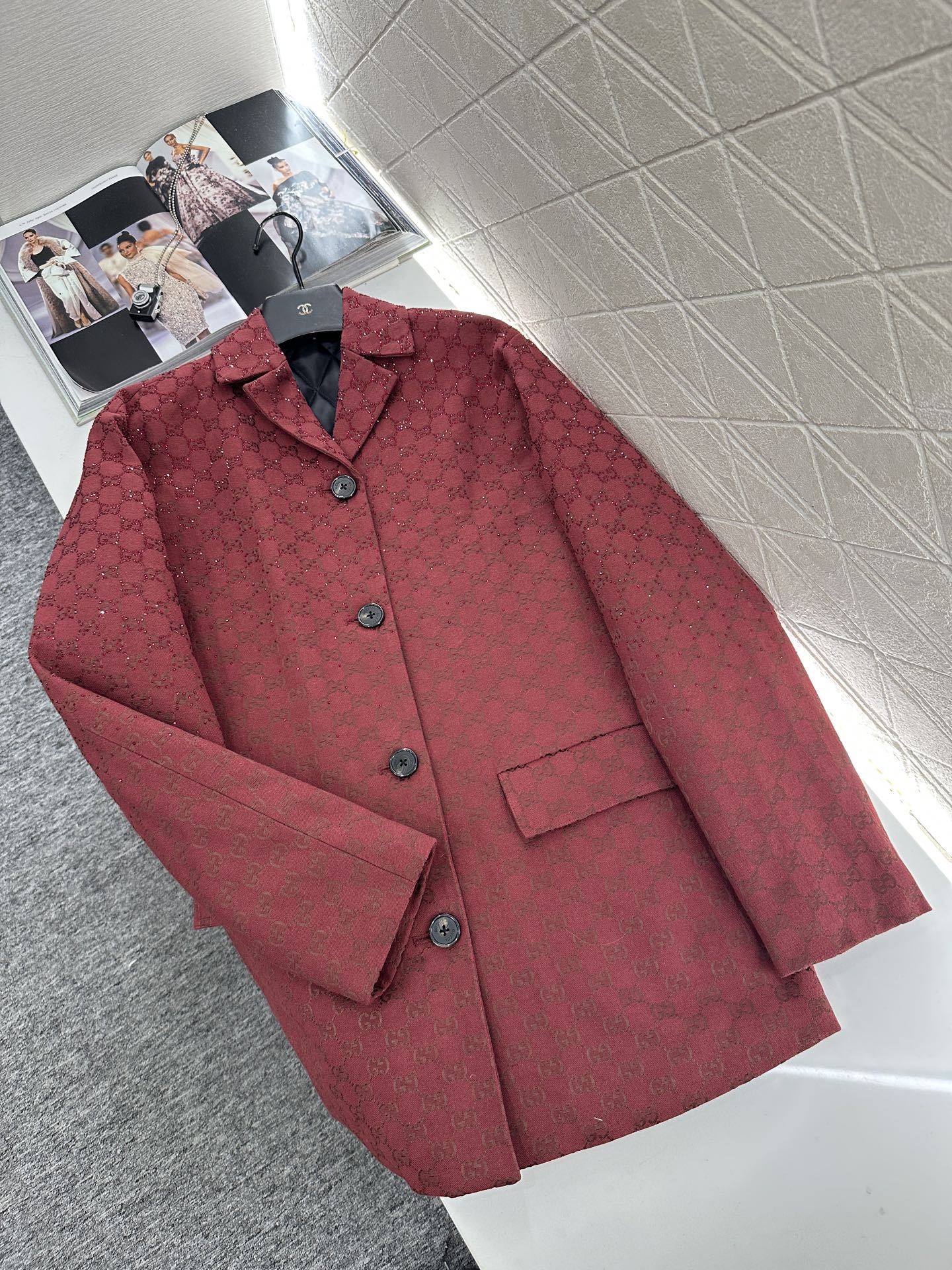 ♥Gucc*♥2025新品上架重工烫钻棉服外套短裙套装定制YB进口提花材质，质感高级，挺括有型，翻领廓形