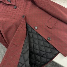 ♥Gucc*♥2025新品上架重工烫钻棉服外套短裙套装定制YB进口提花材质,质感高级,挺括有型,翻领廓形 ♥Gucc*♥2025新品上架重工烫钻棉服外套短裙套装定制YB进口提花材质,质感高级,挺括有型,翻领廓形
