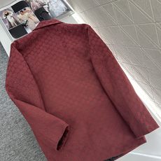 ♥Gucc*♥2025新品上架重工烫钻棉服外套短裙套装定制YB进口提花材质,质感高级,挺括有型,翻领廓形 ♥Gucc*♥2025新品上架重工烫钻棉服外套短裙套装定制YB进口提花材质,质感高级,挺括有型,翻领廓形