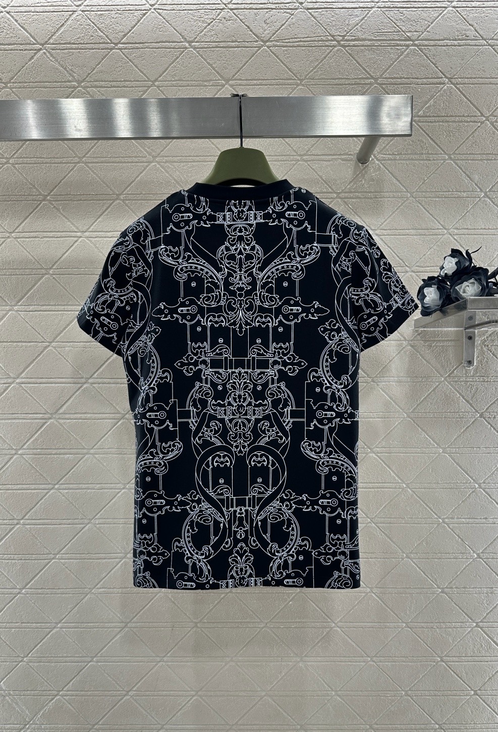 ♥Herme*♥2025新品上架 圆领徽标印花𝑇𝑒𝑒定制YB丝光全棉材质，质感细腻，舒适透气，常规短袖裁