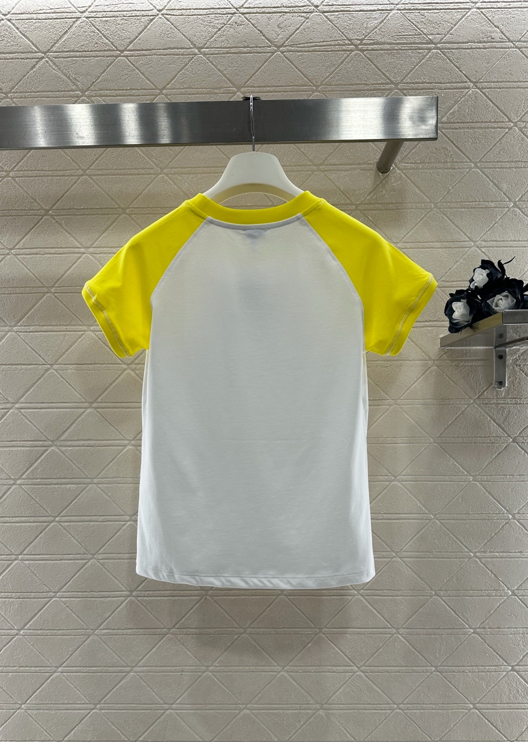 ♥Loew*♥2025新品上架 插肩撞色徽标短袖𝑇𝑒𝑒定制YB斜纹全棉材质，柔软亲肤，舒适有型，修身短袖