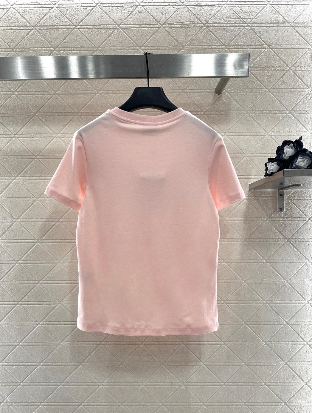 ♥Chane*♥2025新品上架 钉珠徽标圆领𝑇𝑒𝑒定制YB丝光全棉材质，质感光泽，丝滑舒适，常规短袖T