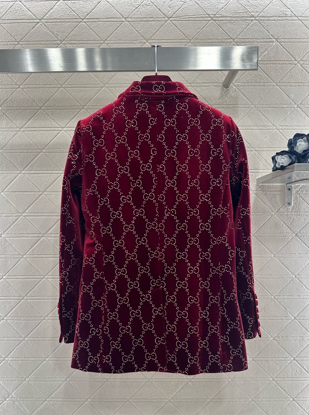 ♥Gucc*♥2026新品上架 真丝绒烫钻西装长裤套装定制YB进口真丝绒材质，成衣光泽，质感品相绝佳，翻