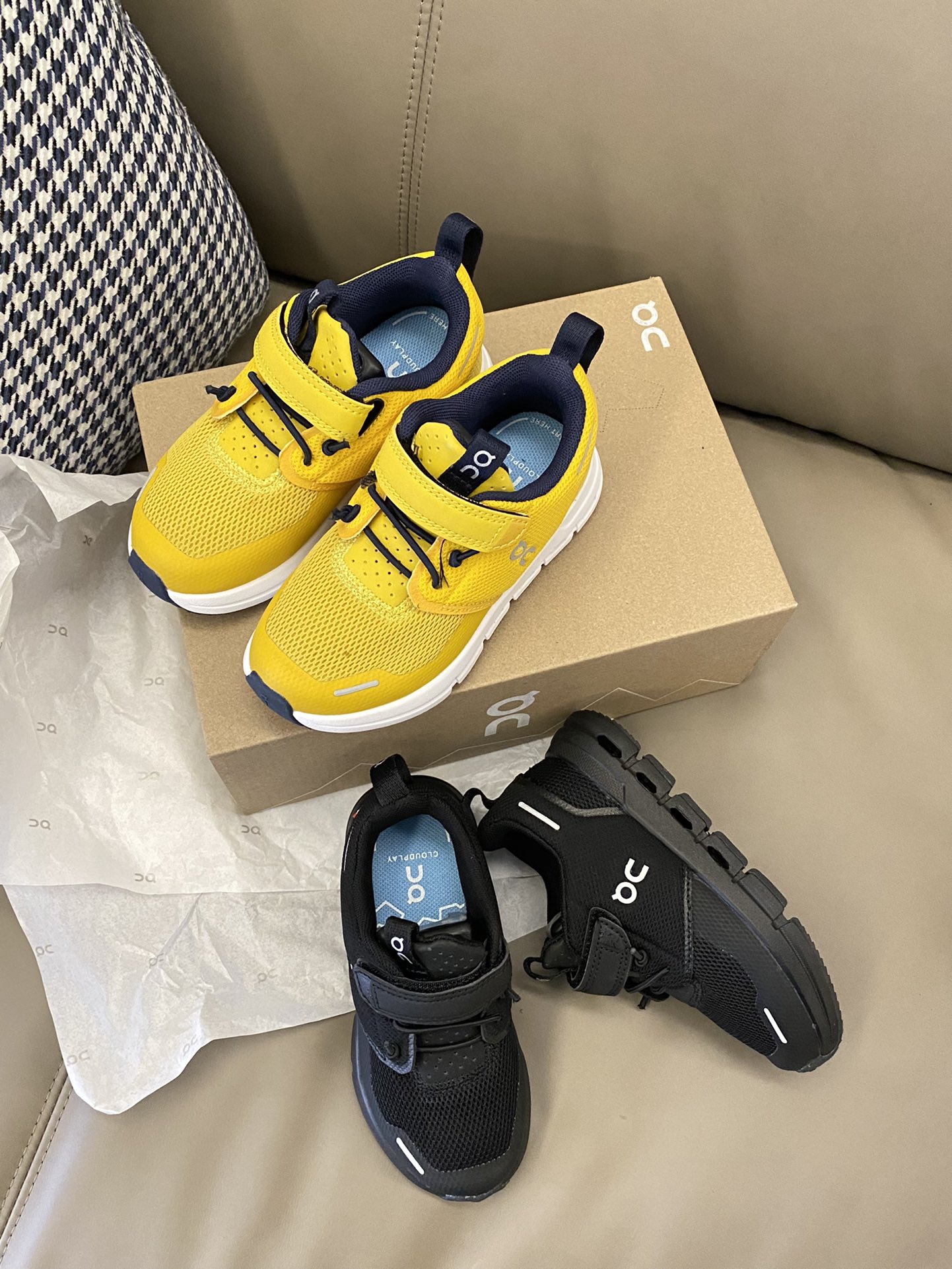 图片[3]-实拍🌟 360度欣赏🪄on昂跑缓震魔术贴儿童运动鞋📷简简单单的配色，不简单的CloudTec专利鞋底👍🏻上脚妥妥的美式运动风～-选品中心