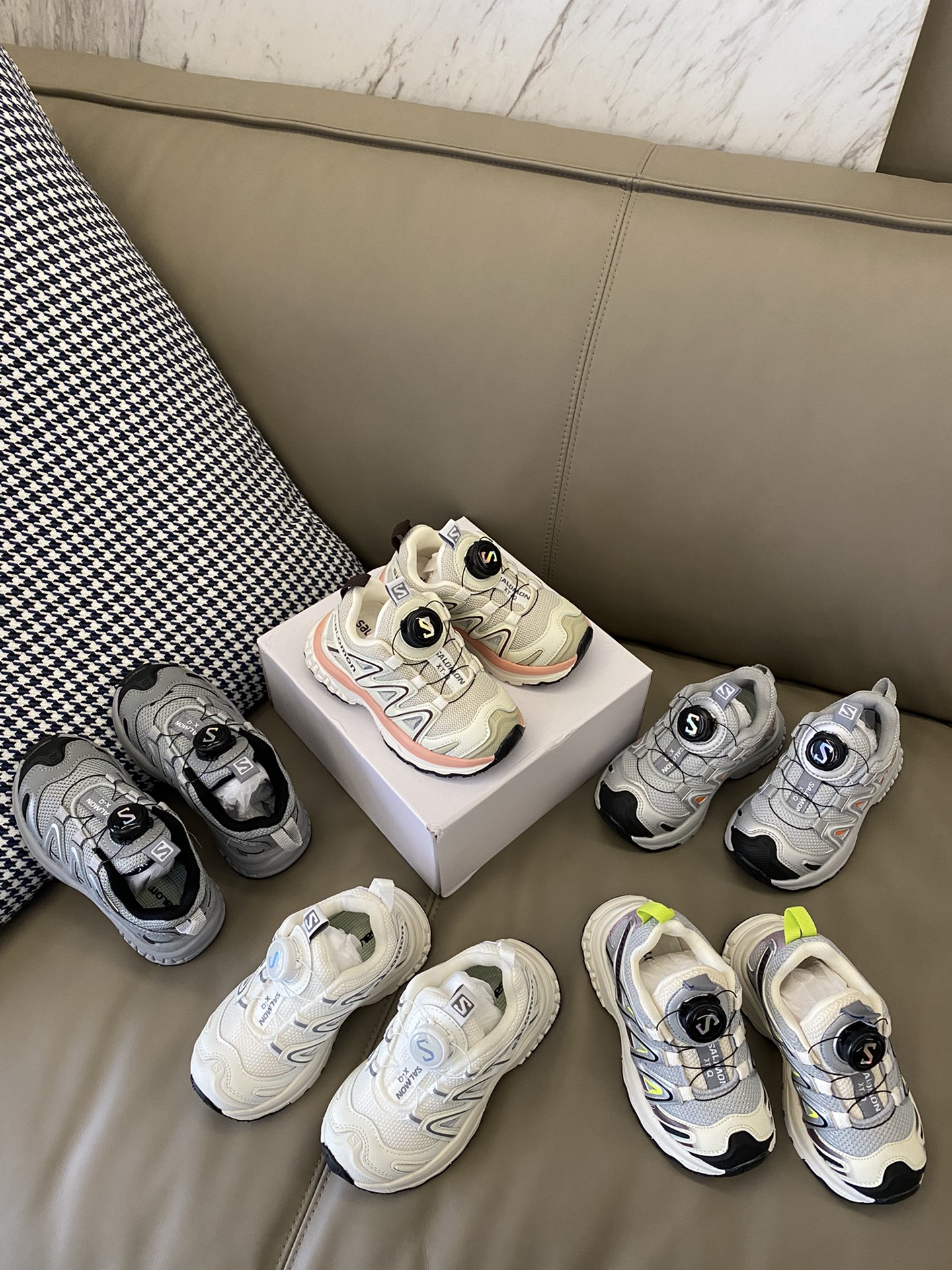 野生图直出🌟 萨洛蒙XT-Q系列旋转纽扣童鞋真的有亿点点好看🤏～旋转扣设计就是芥末帅😱！！第一批现货，闭眼入-选品中心