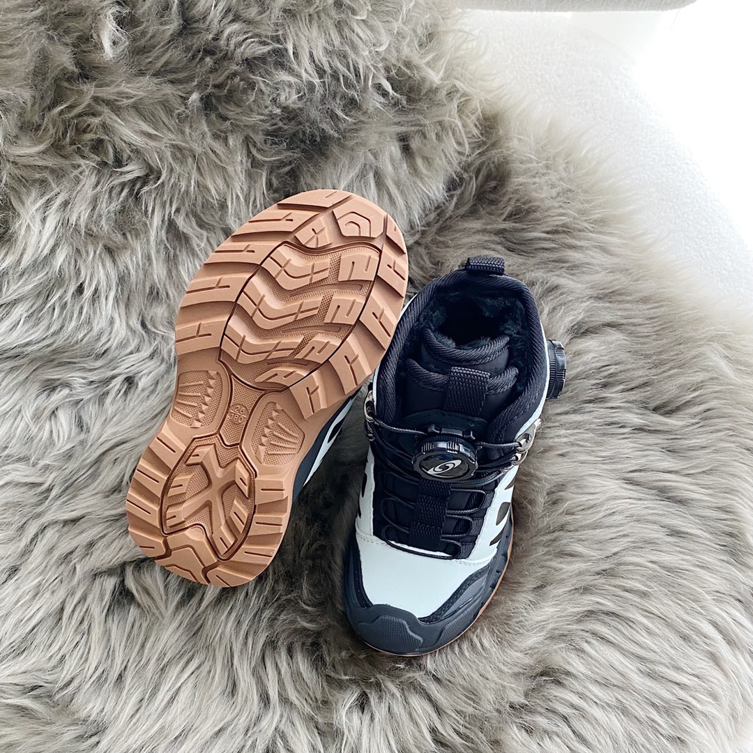 图片[6]-怕冷星人必备🥶🧊从脚开始暖起来！ 🥾萨洛M单板户外雪地靴 采用优质皮料🌧️雨雪天气也不怕 🍡防踢鞋头，保护脚趾 内里采用优质抓绒🧶保温性良好 热塑橡胶大底🧇具有良好抓地力 🐚低硬度外壳，脚感轻盈-选品中心