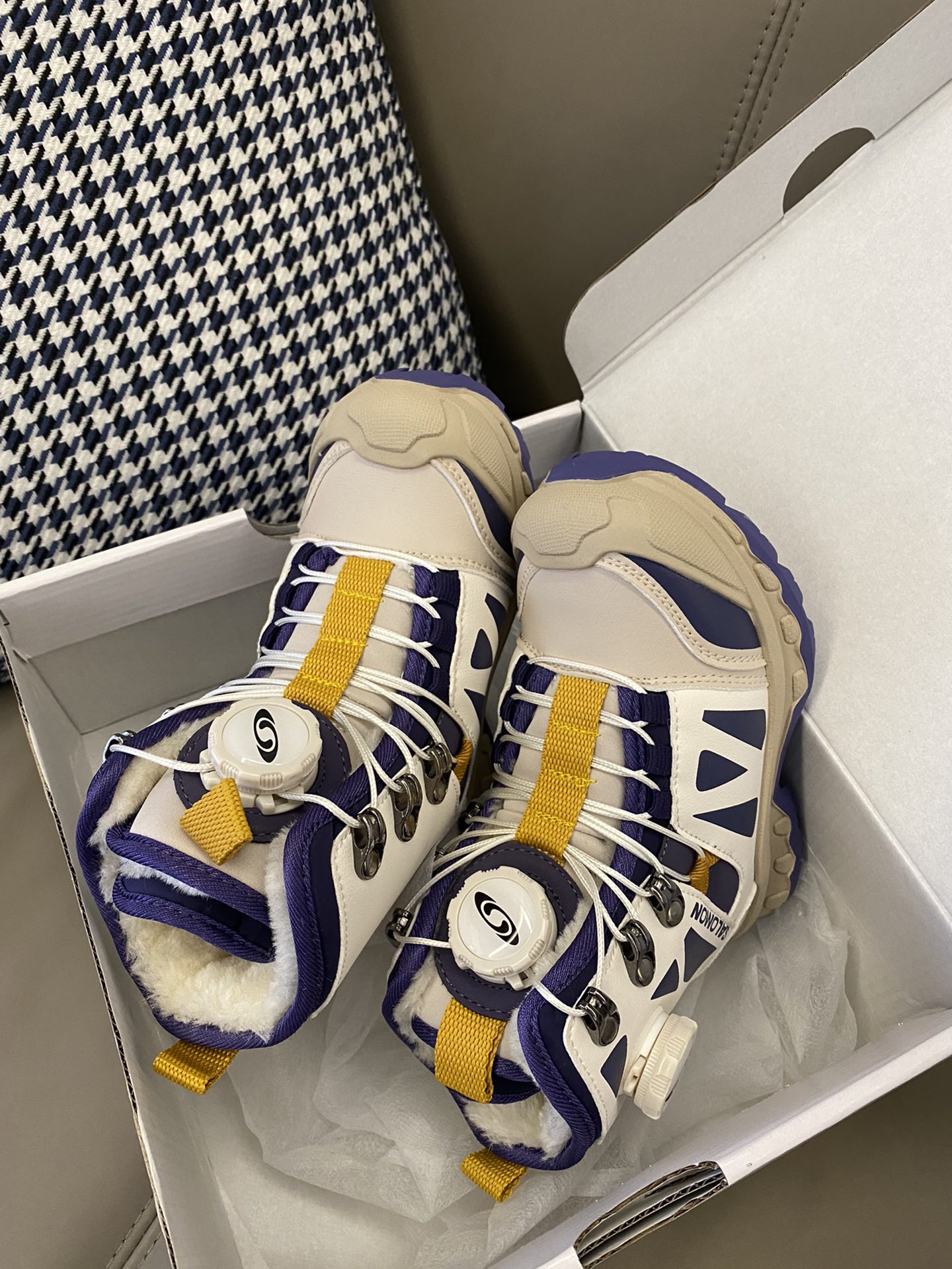 图片[7]-野生图直出🌟 不愧是我一眼爱上的雪地靴❄️低硬度外壳🐚脚感轻盈～穿去滑雪也没问题，内里加绒，很好的维持脚感温度🌡️-选品中心