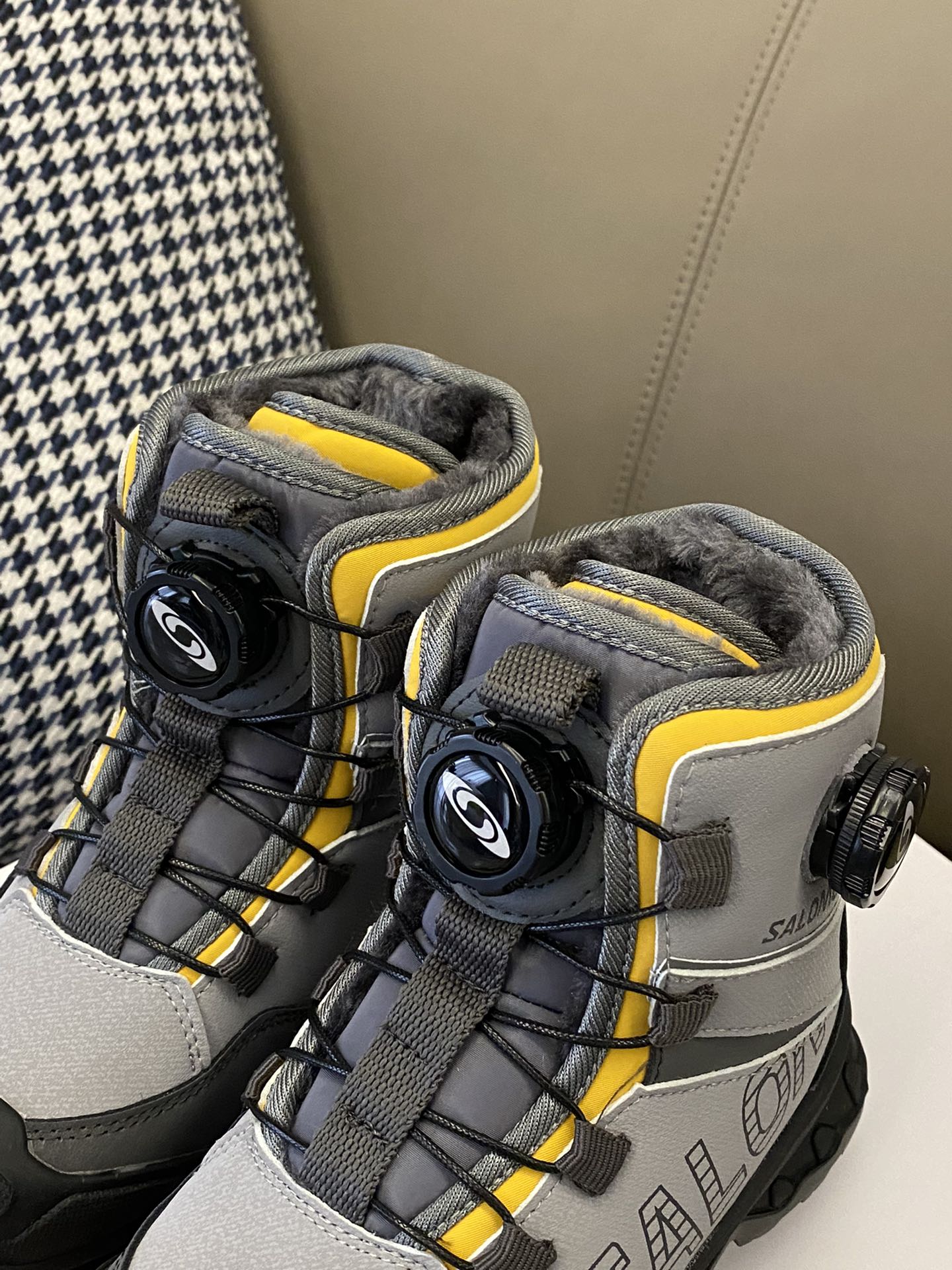 图片[5]-野生图直出🌟 不愧是我一眼爱上的雪地靴❄️低硬度外壳🐚脚感轻盈～穿去滑雪也没问题，内里加绒，很好的维持脚感温度🌡️-选品中心