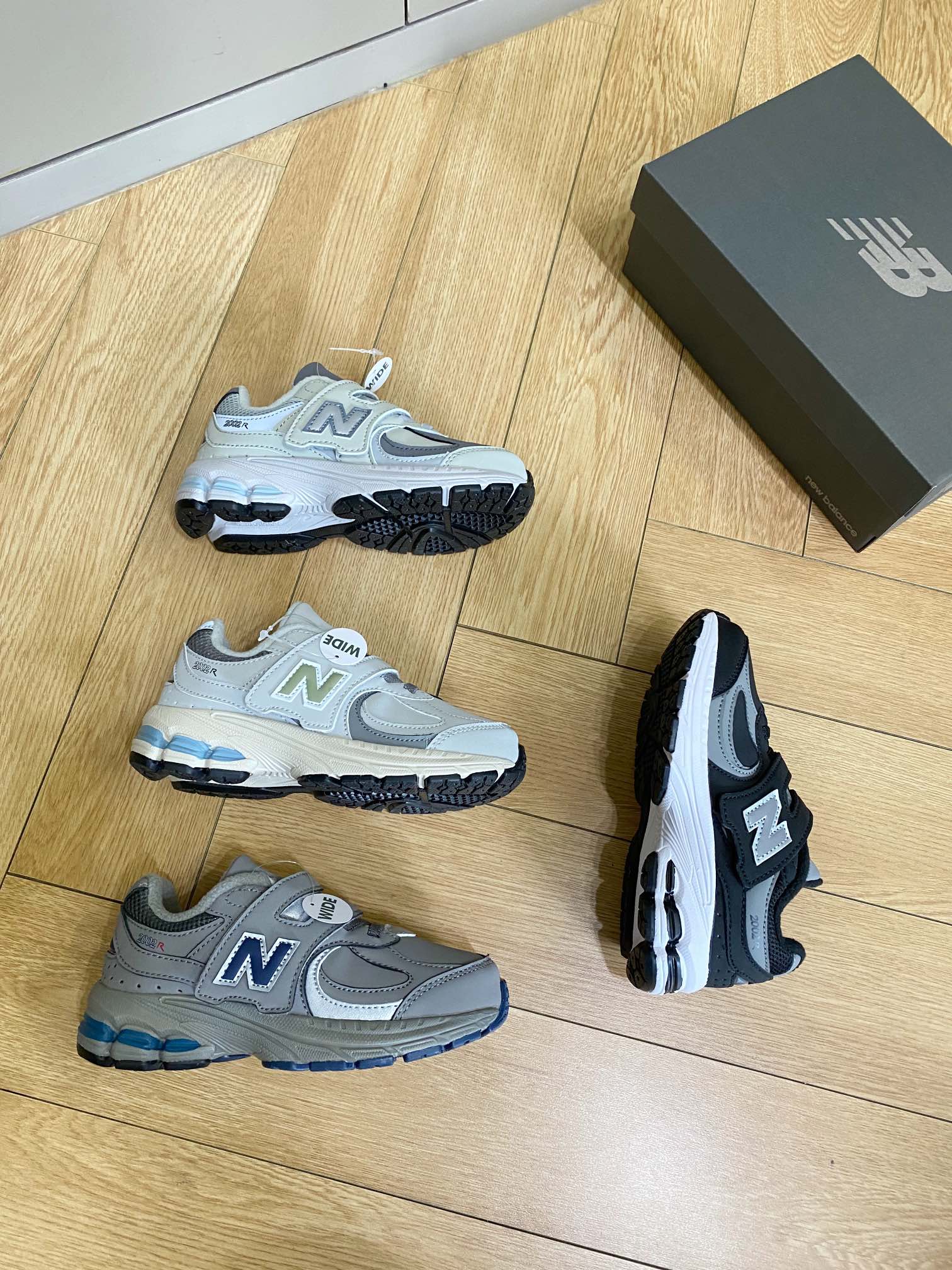 图片[4]-野生图直出🌟 太百搭辣！！我看谁还没入手NB 2002R系列运动鞋跑步鞋童鞋，鞋面包裹性好👌🏻延展性强🆒柔韧舒适～26-37-选品中心