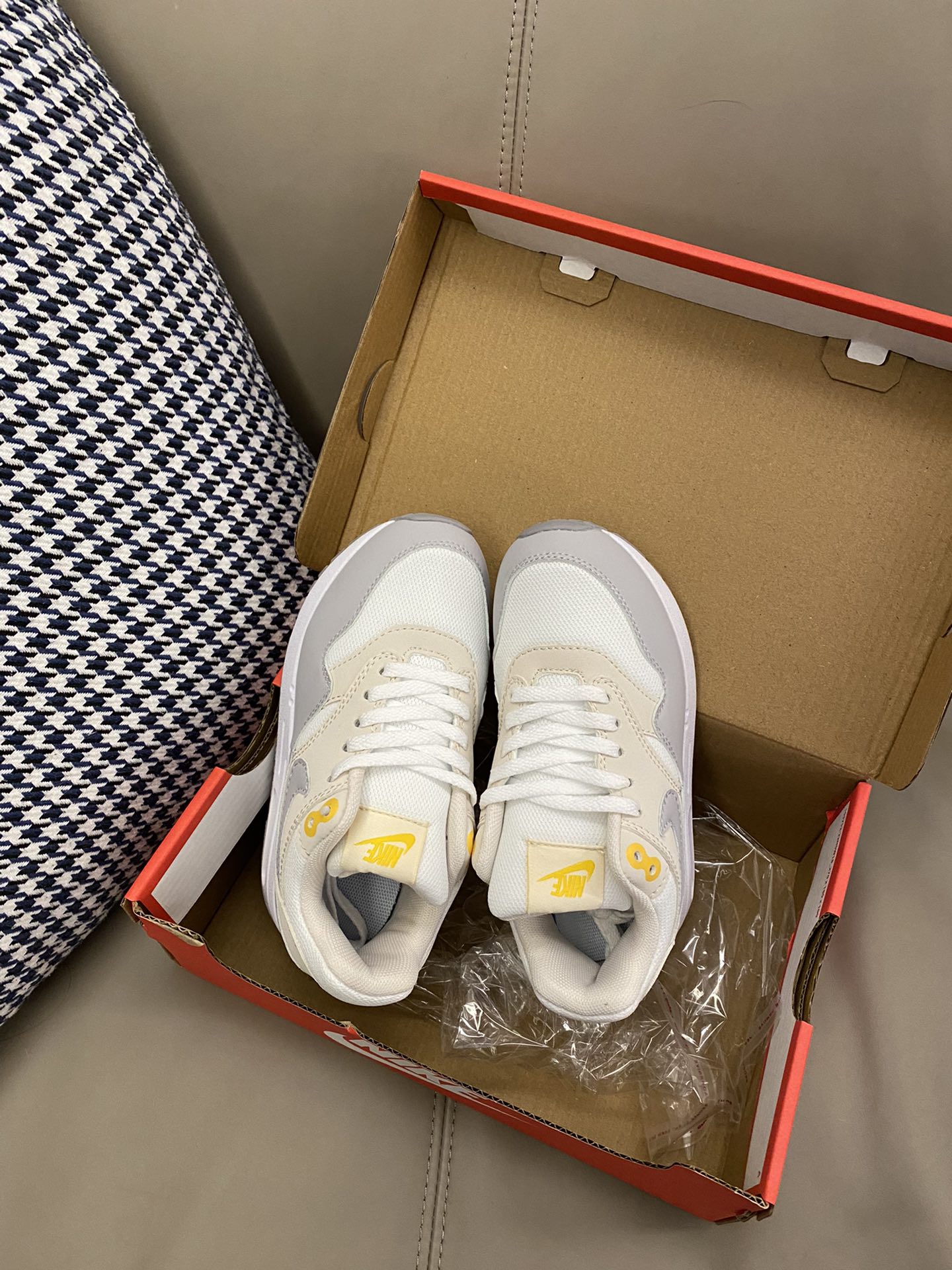 图片[5]-~ 野生图直出🌟 这个脚感绝了！！线条流畅🎞配色时尚，脚感舒适⏱Max Air缓震配置缔造轻盈缓震的迈步体验🚶‍♀️-选品中心