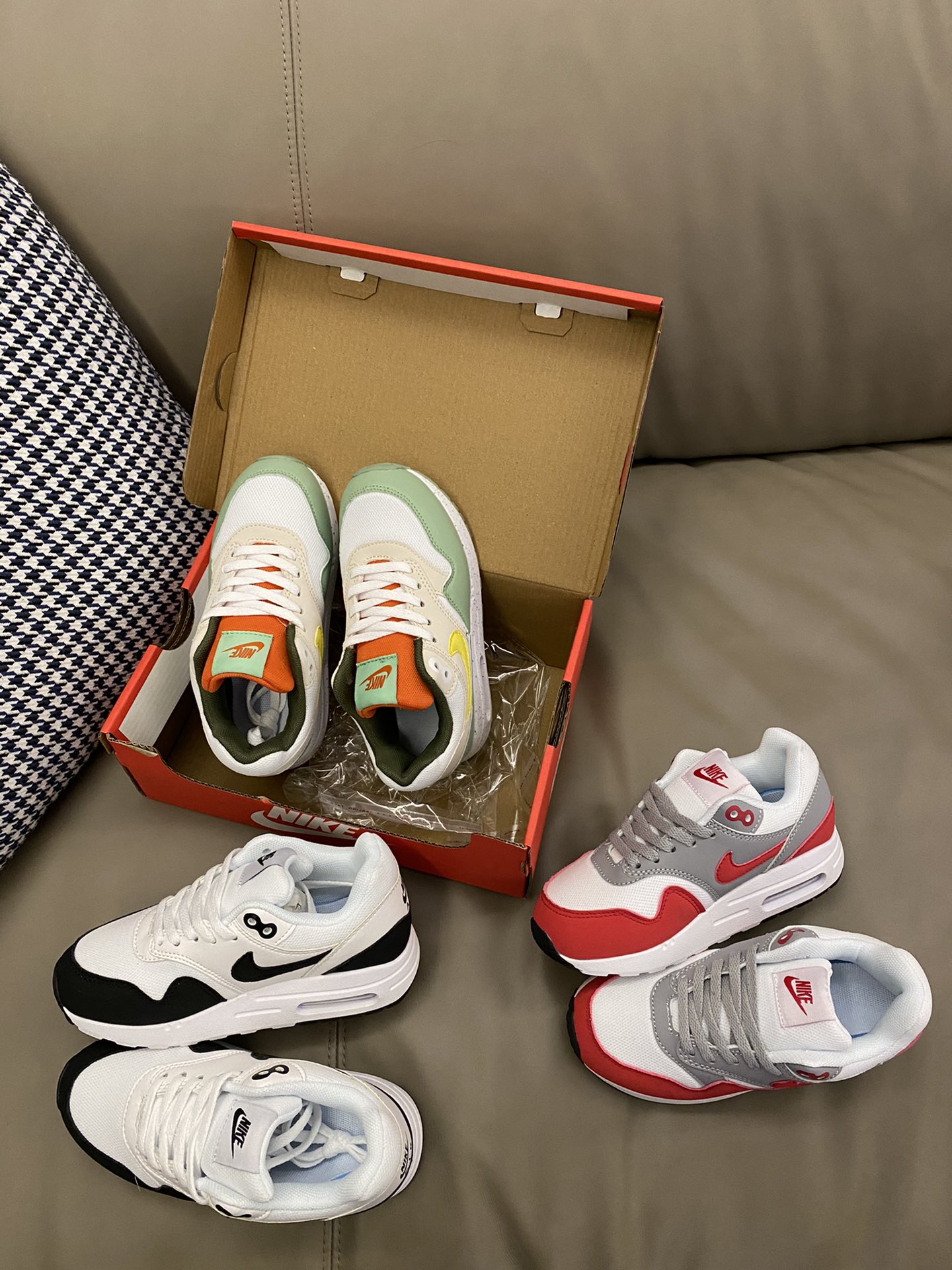 图片[2]-~ 野生图直出🌟 这个脚感绝了！！线条流畅🎞配色时尚，脚感舒适⏱Max Air缓震配置缔造轻盈缓震的迈步体验🚶‍♀️-选品中心