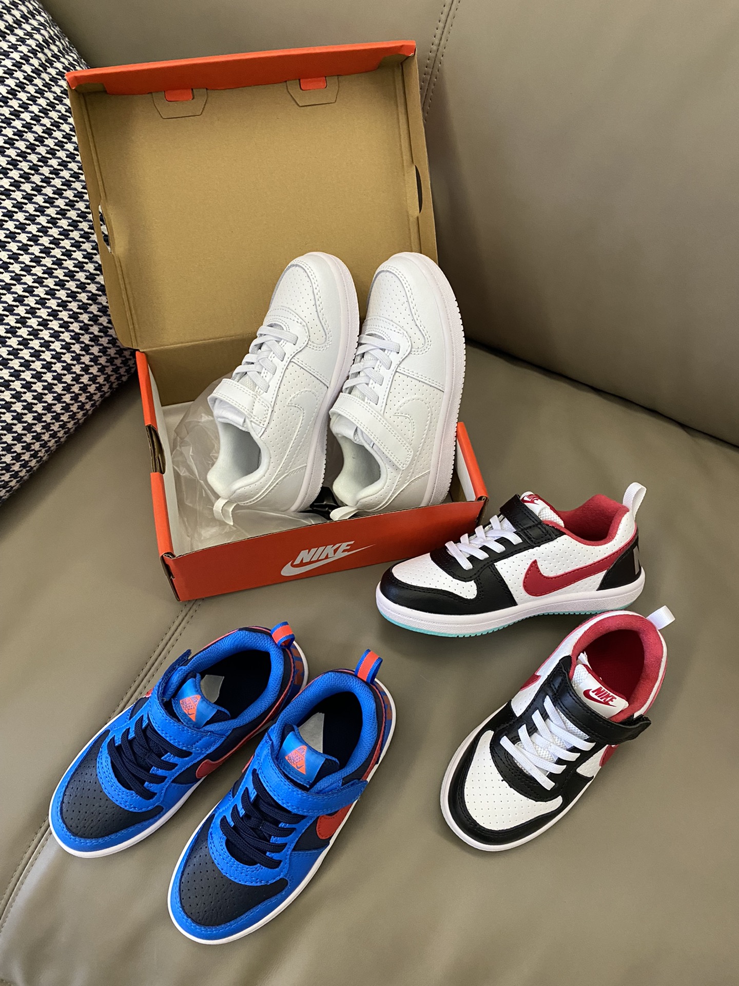 图片[4]-NK Court 休闲低帮儿童板鞋24-35 复古休闲🏰搭配起来毫不费力🗼鞋面透气网孔设计，不闷脚！魔术贴设计穿脱很方便✅-选品中心