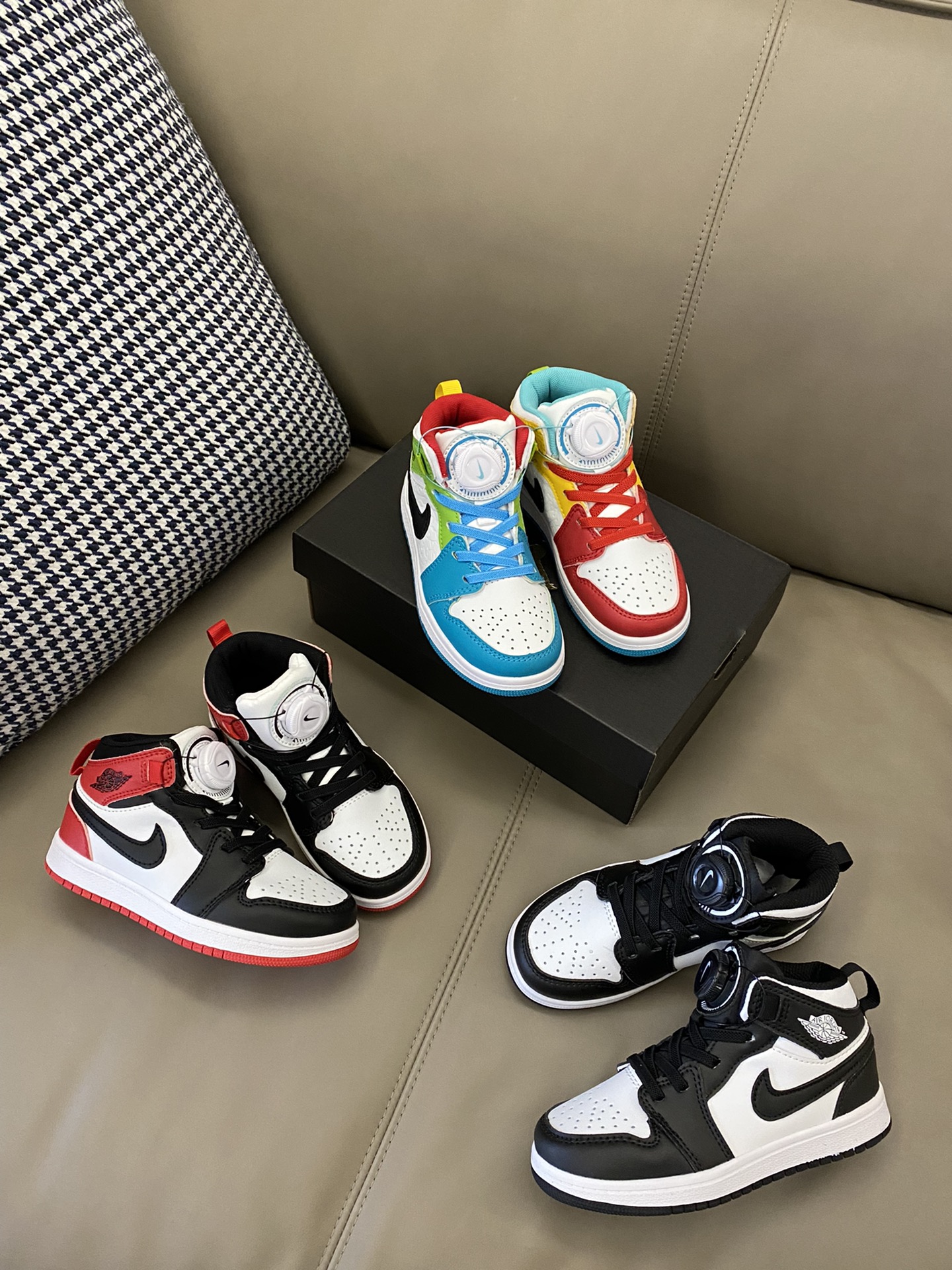 图片[3]-🏏小朋友最喜欢的旋转扣童鞋～鞋面采用柔软荔枝皮，不压脚背，内里干爽透气，鞋底耐磨防滑🐈-选品中心