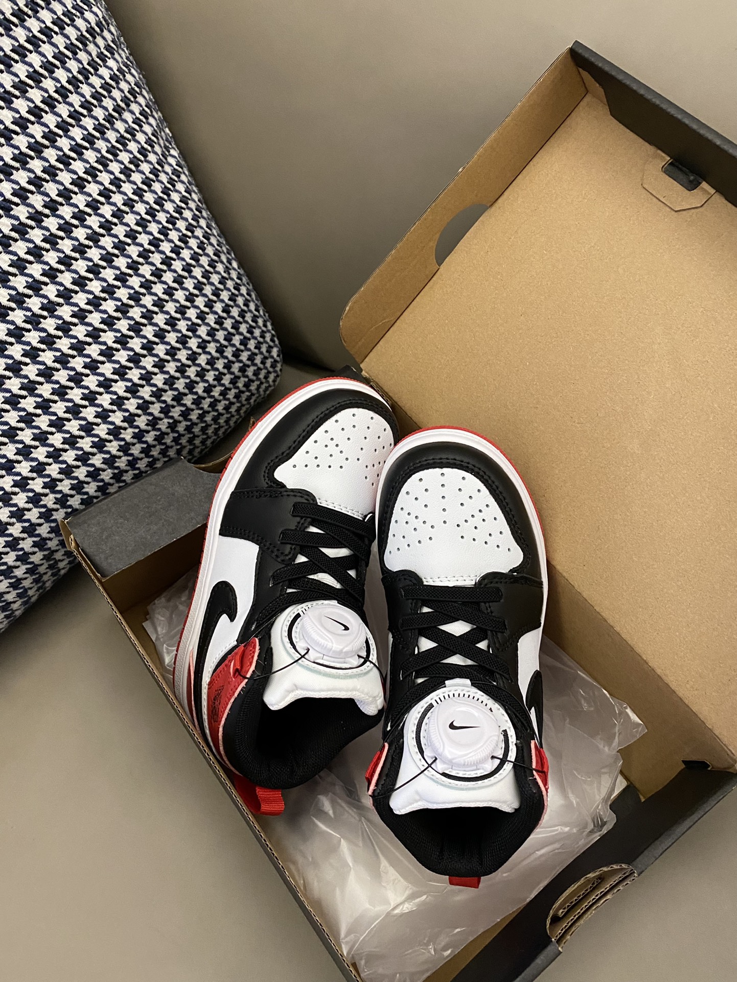 图片[5]-🏏小朋友最喜欢的旋转扣童鞋～鞋面采用柔软荔枝皮，不压脚背，内里干爽透气，鞋底耐磨防滑🐈-选品中心